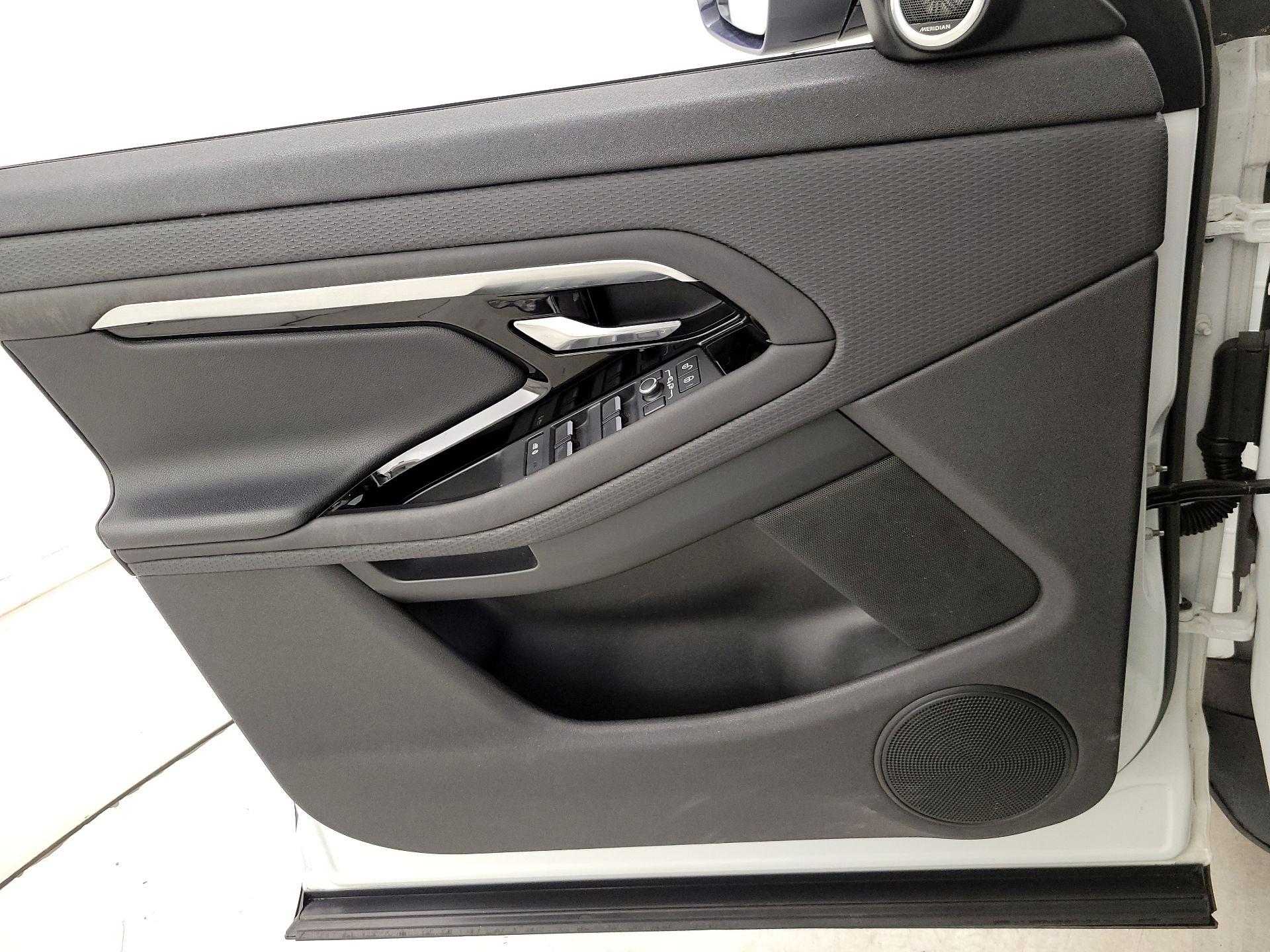 Thumbnail: 2020 Land Rover Range Rover Evoque - 12