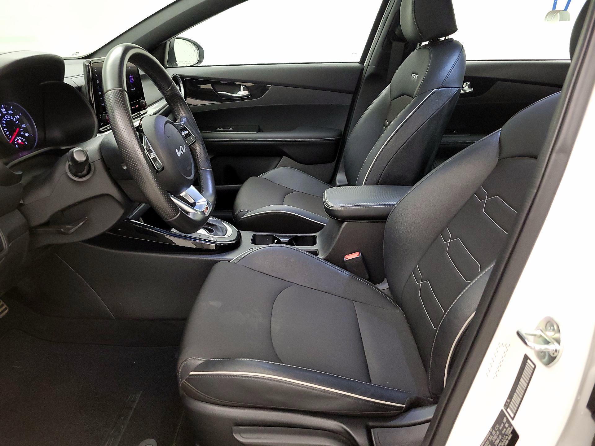 Thumbnail: 2024 Kia Forte - 9