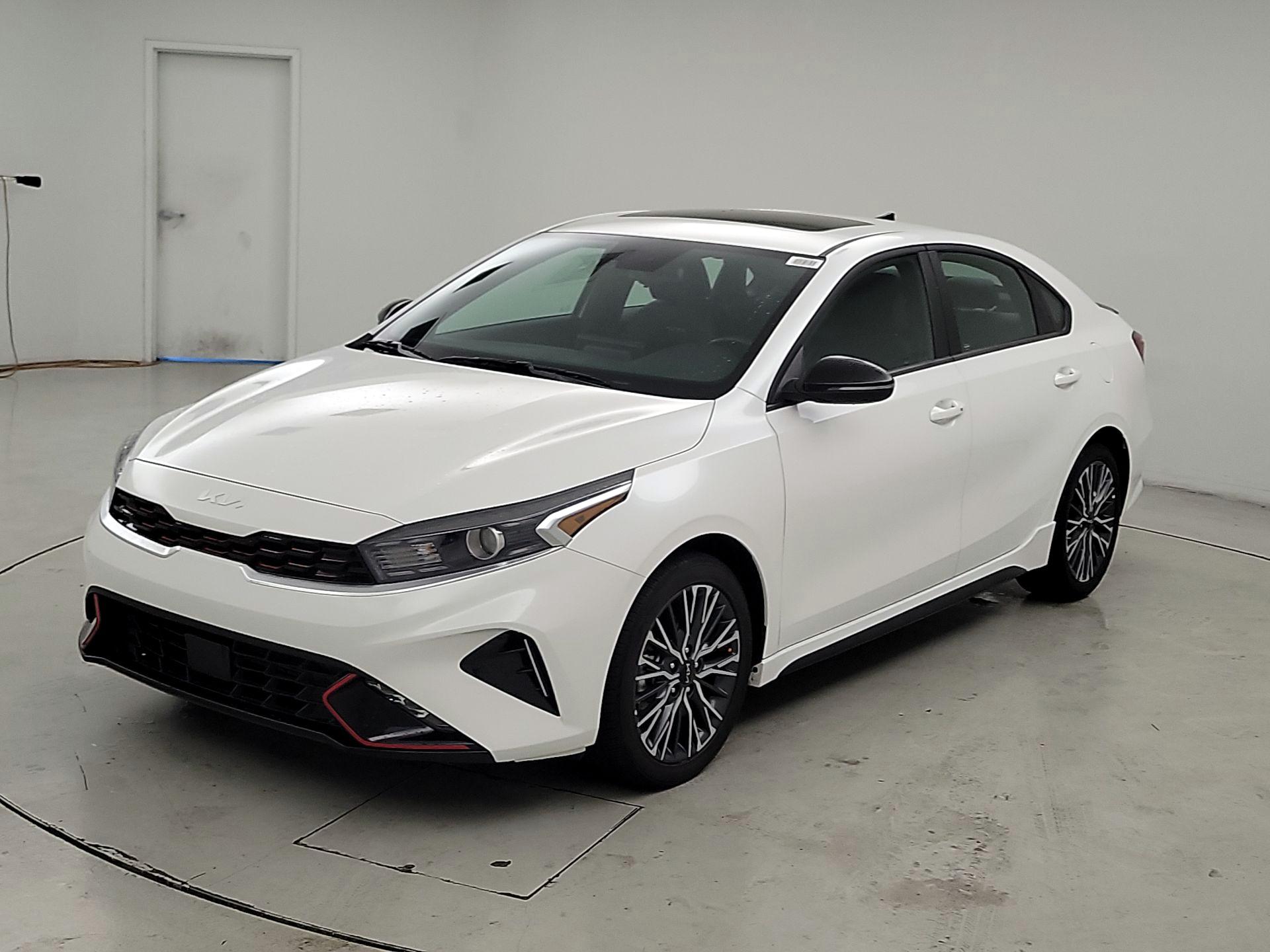 Thumbnail: 2024 Kia Forte - 3