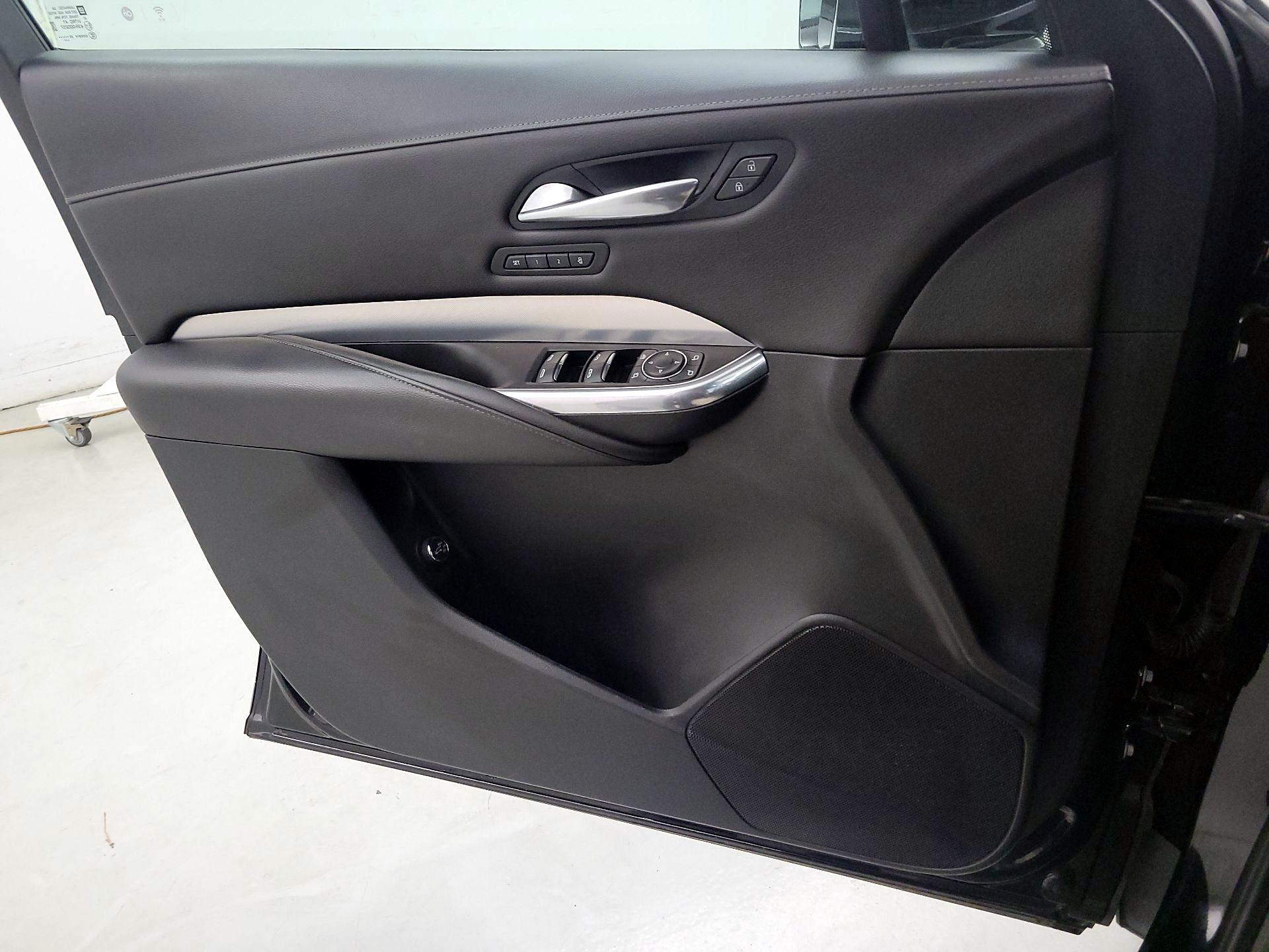 Thumbnail: 2020 Cadillac XT4 - 10