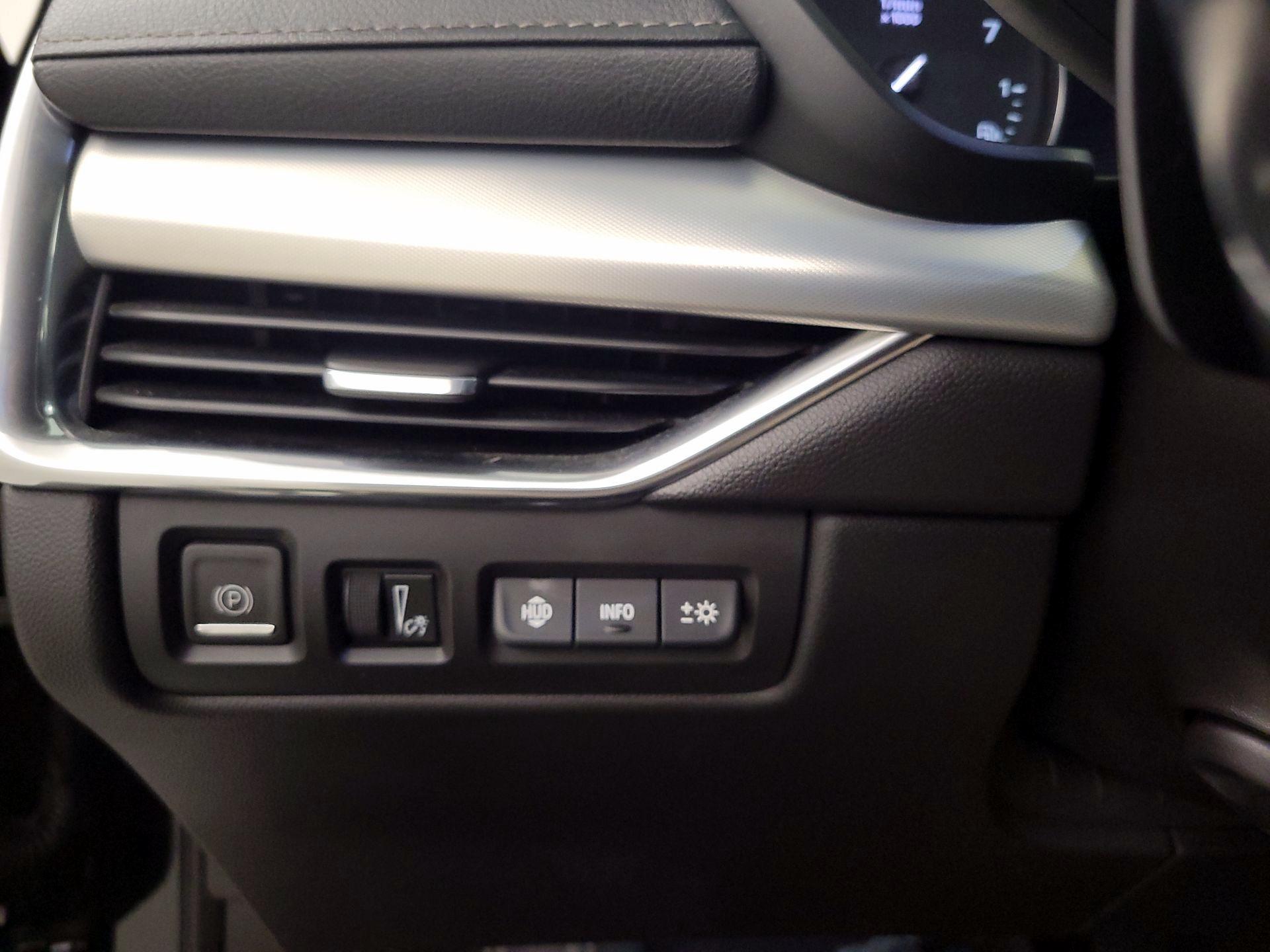 Thumbnail: 2020 Cadillac XT4 - 11