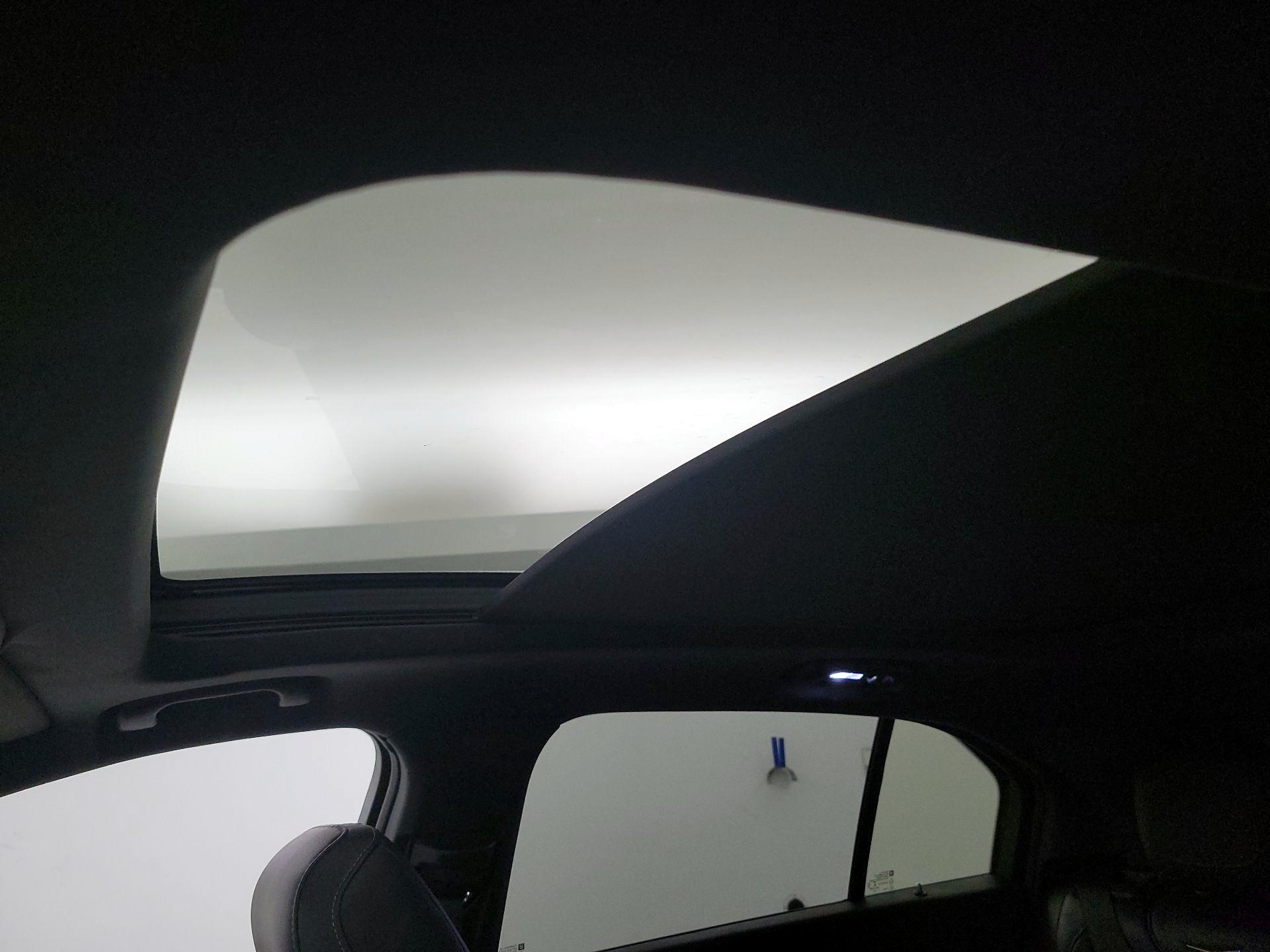 Thumbnail: 2020 Cadillac XT4 - 18