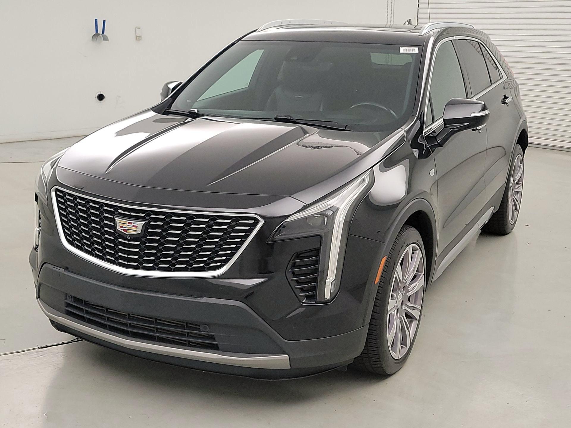 Thumbnail: 2020 Cadillac XT4 - 3