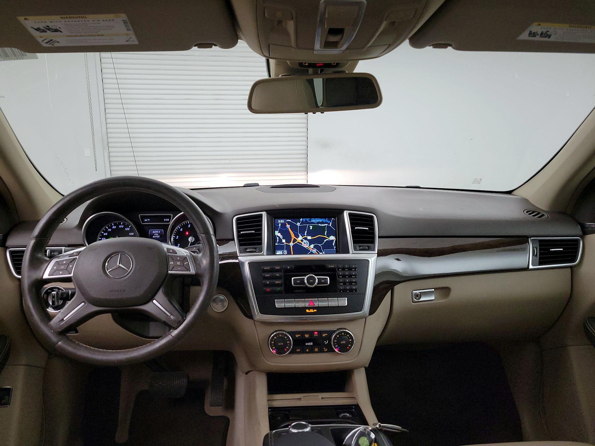 Thumbnail: 2015 Mercedes-Benz M-Class - 9