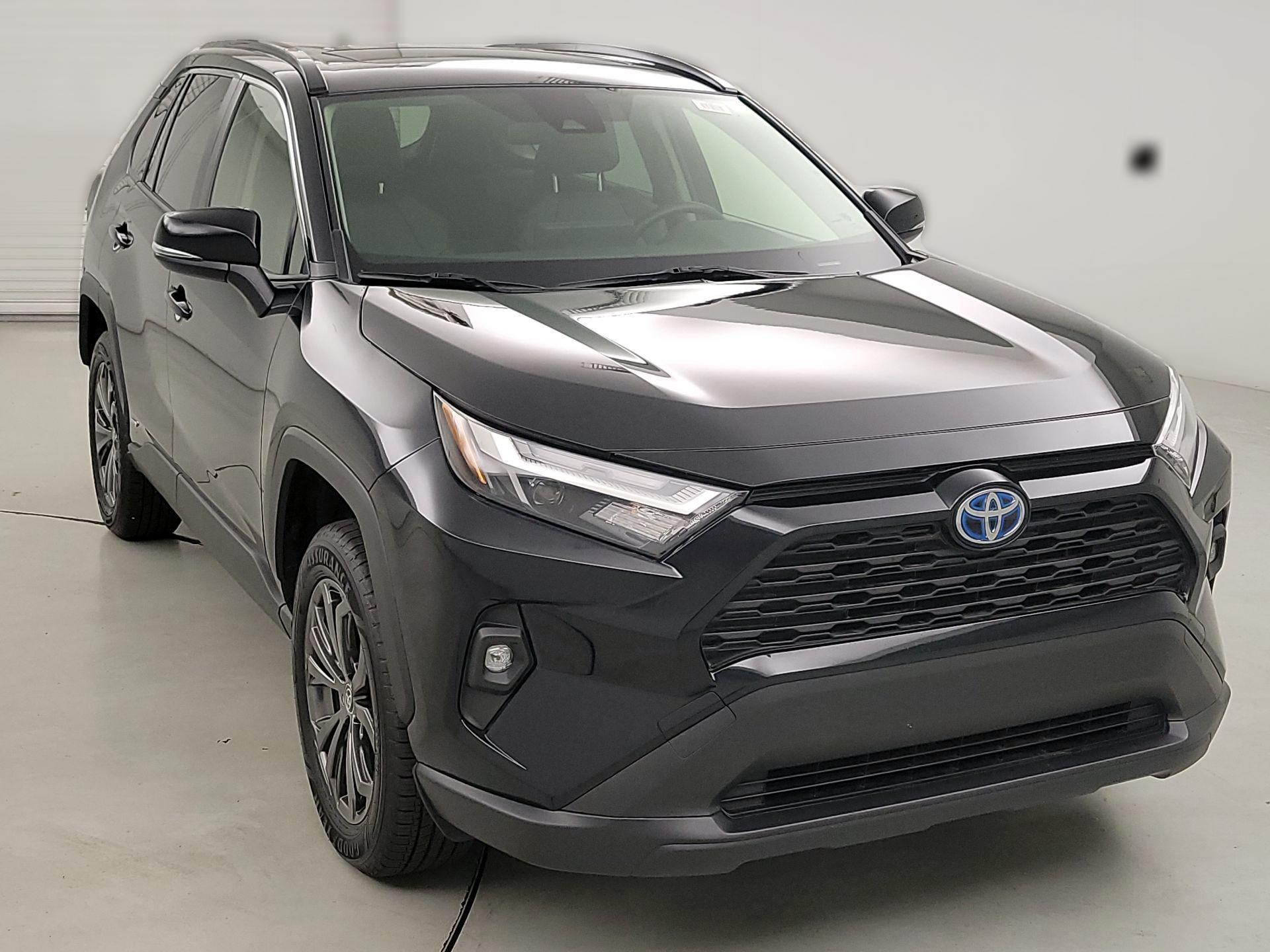 Thumbnail: 2022 Toyota RAV4 - 1