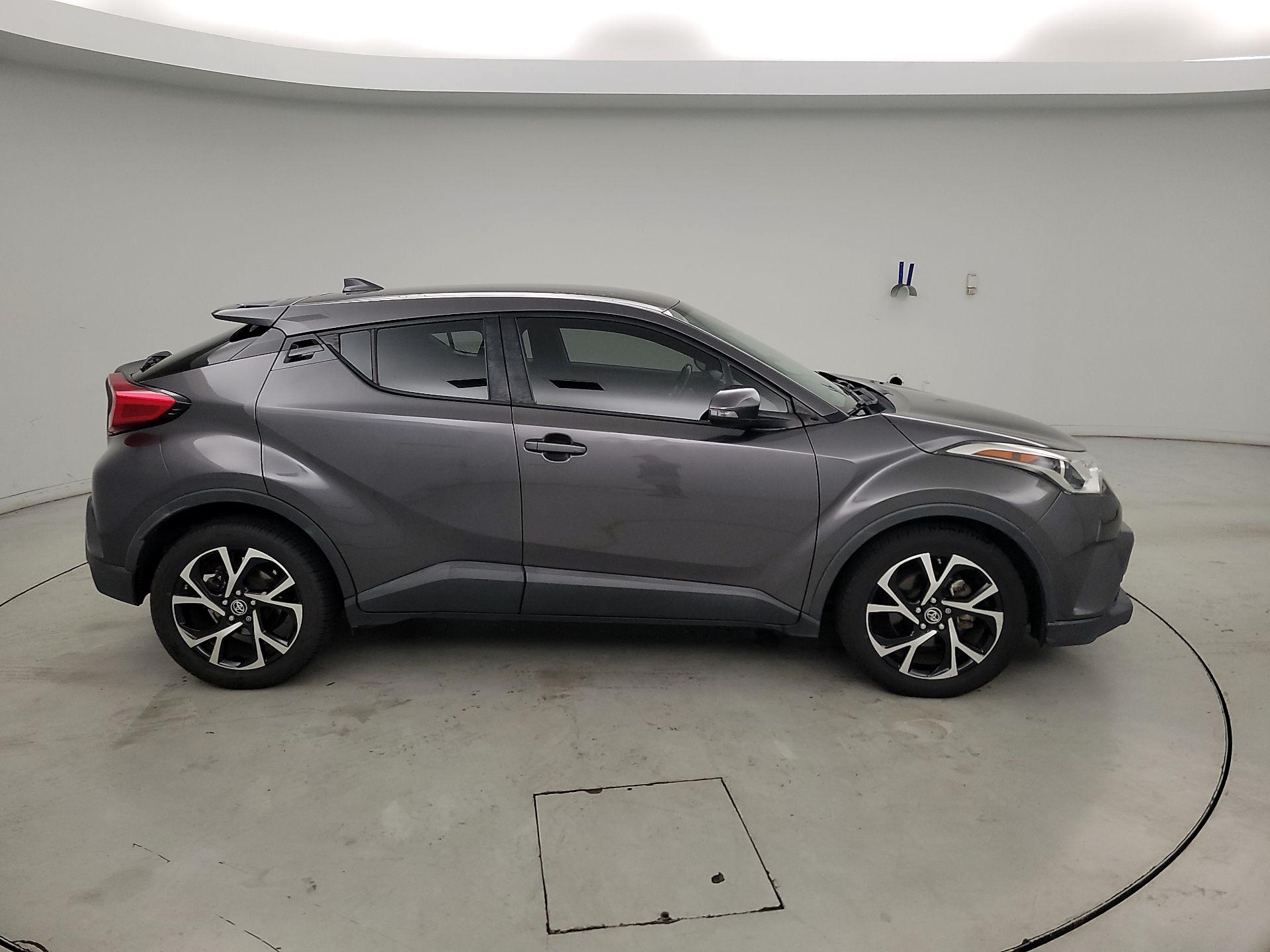 Thumbnail: 2018 Toyota C-HR - 4