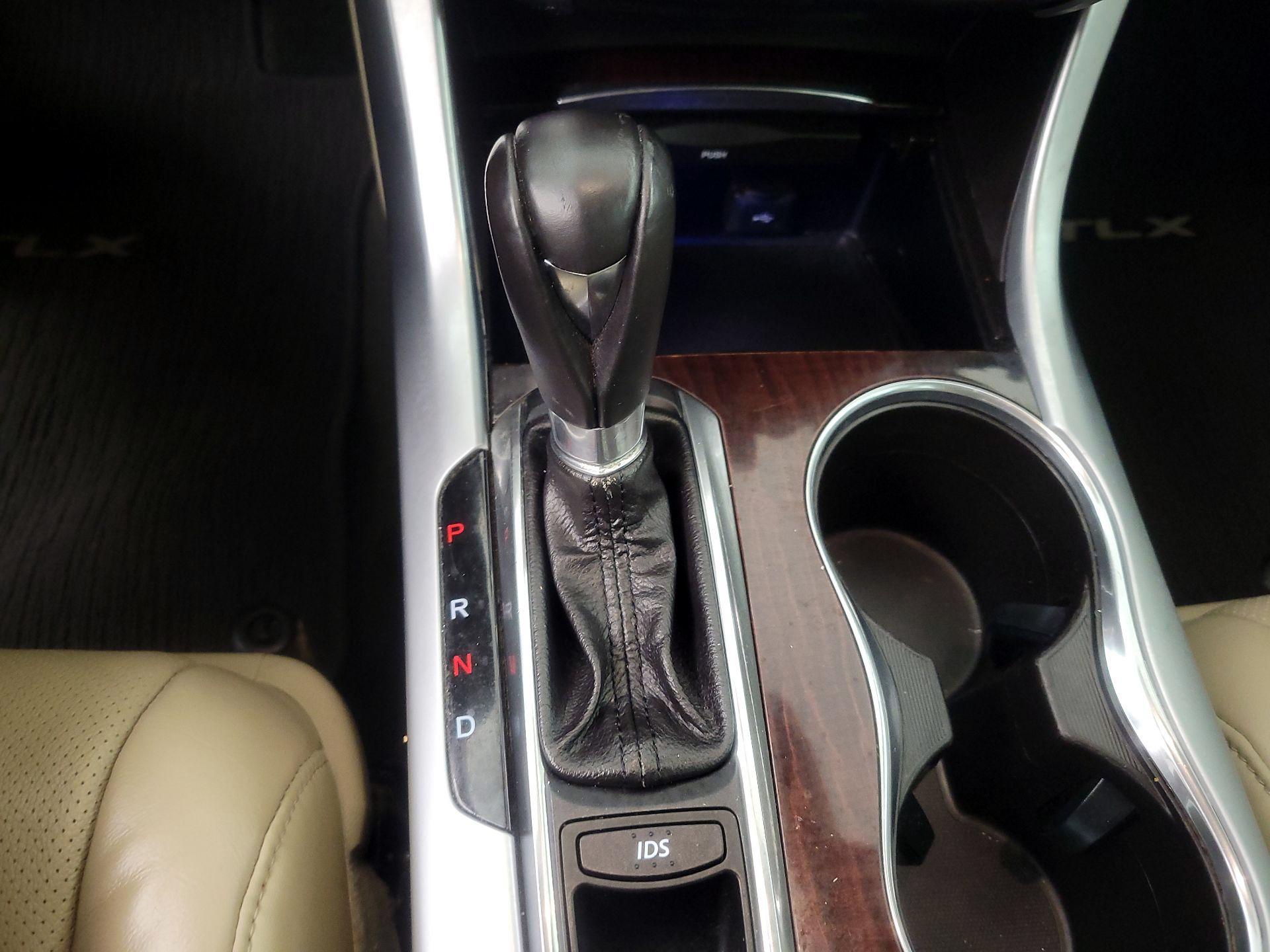 Thumbnail: 2016 Acura TLX - 18