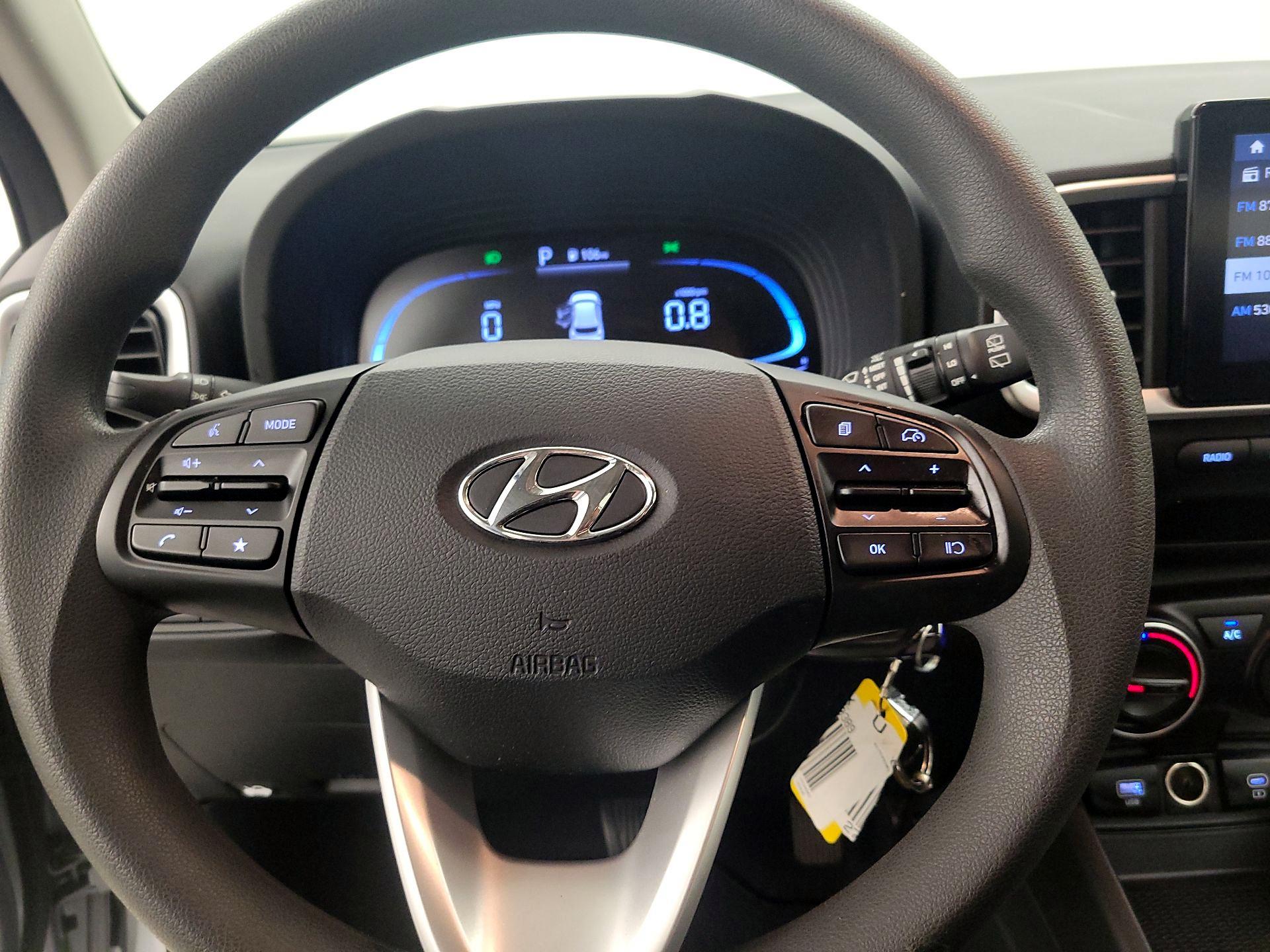 Thumbnail: 2023 Hyundai Venue - 10