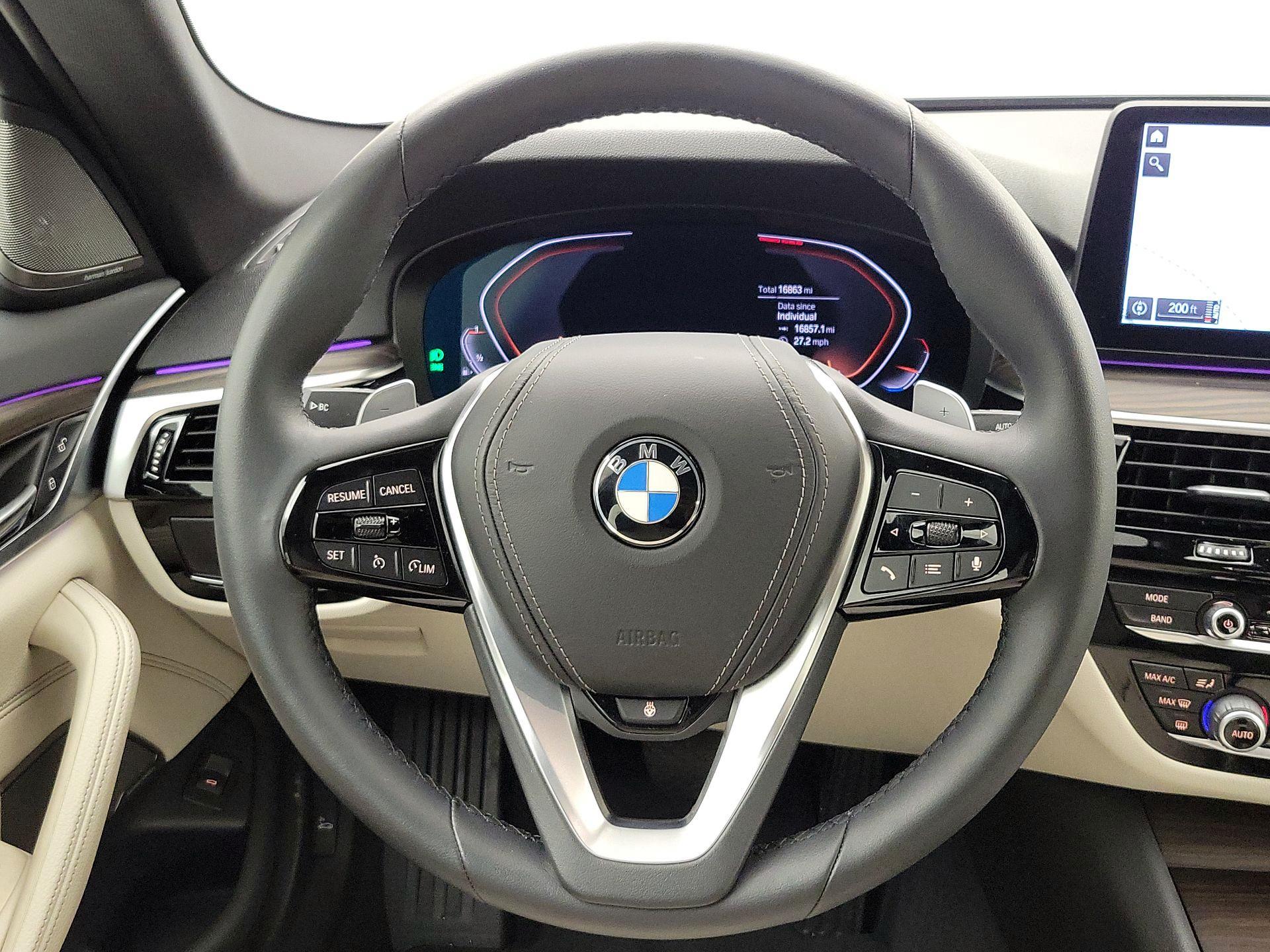 Thumbnail: 2022 BMW 5 Series - 10