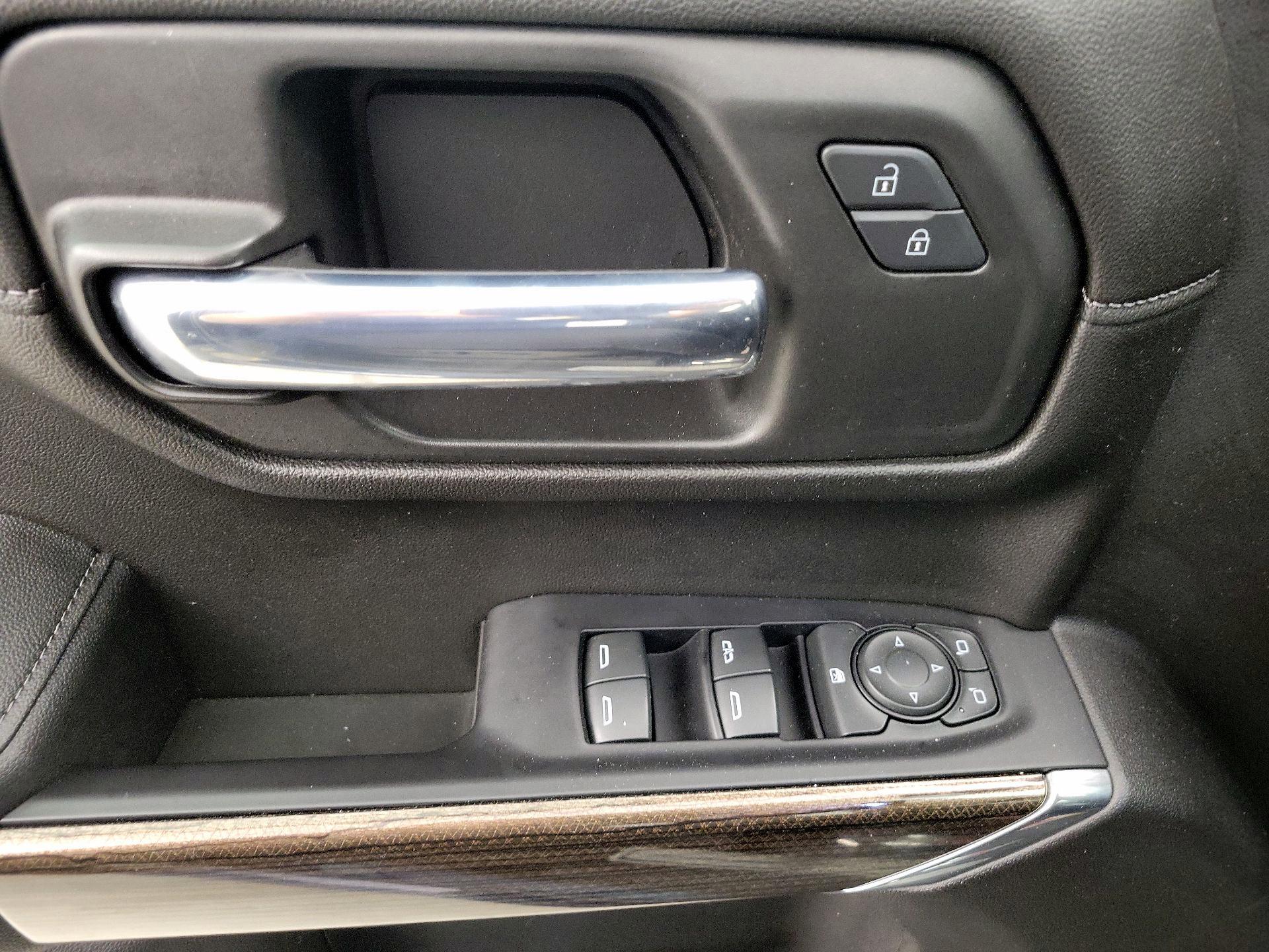 Thumbnail: 2020 Chevrolet Silverado 1500 - 12