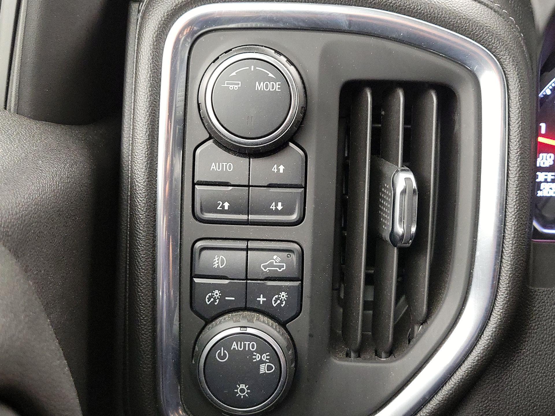 Thumbnail: 2020 Chevrolet Silverado 1500 - 13