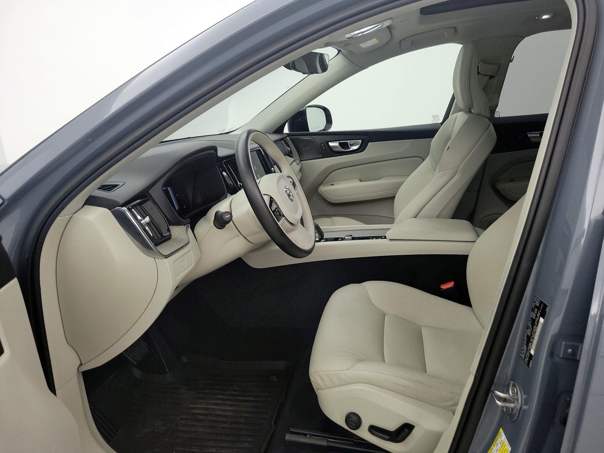 Thumbnail: 2023 Volvo XC60 - 11