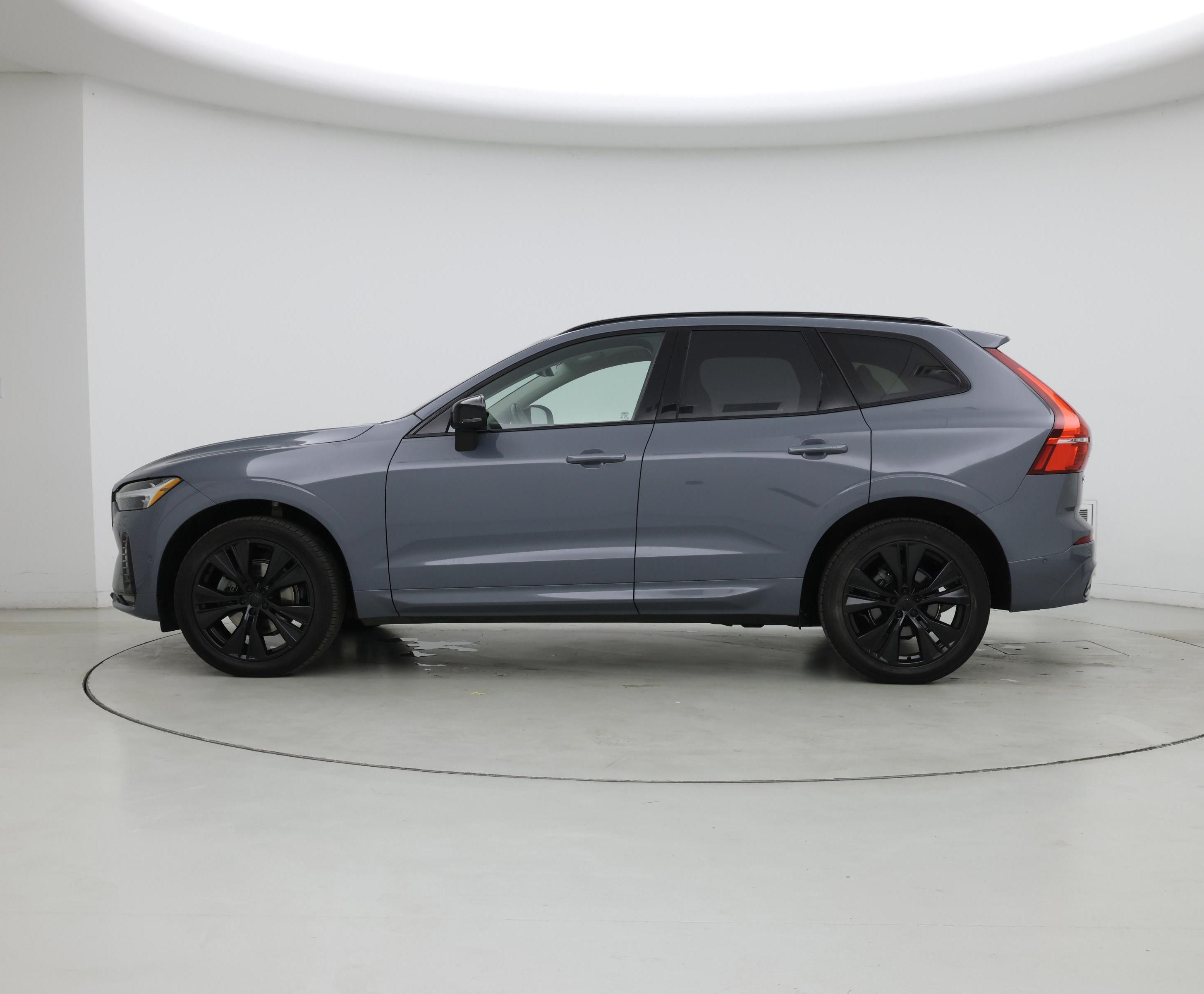 Thumbnail: 2023 Volvo XC60 - 3
