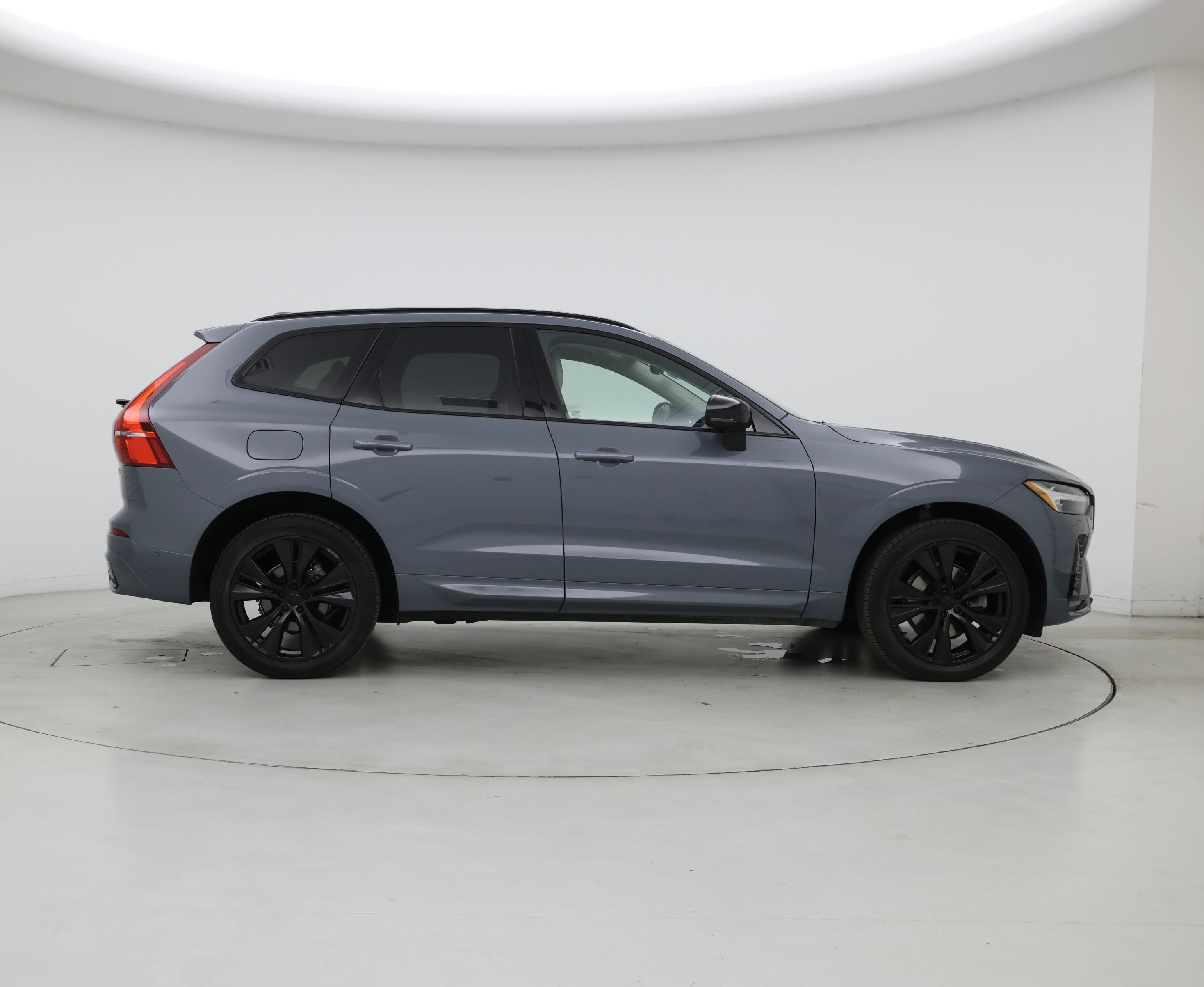 Thumbnail: 2023 Volvo XC60 - 7