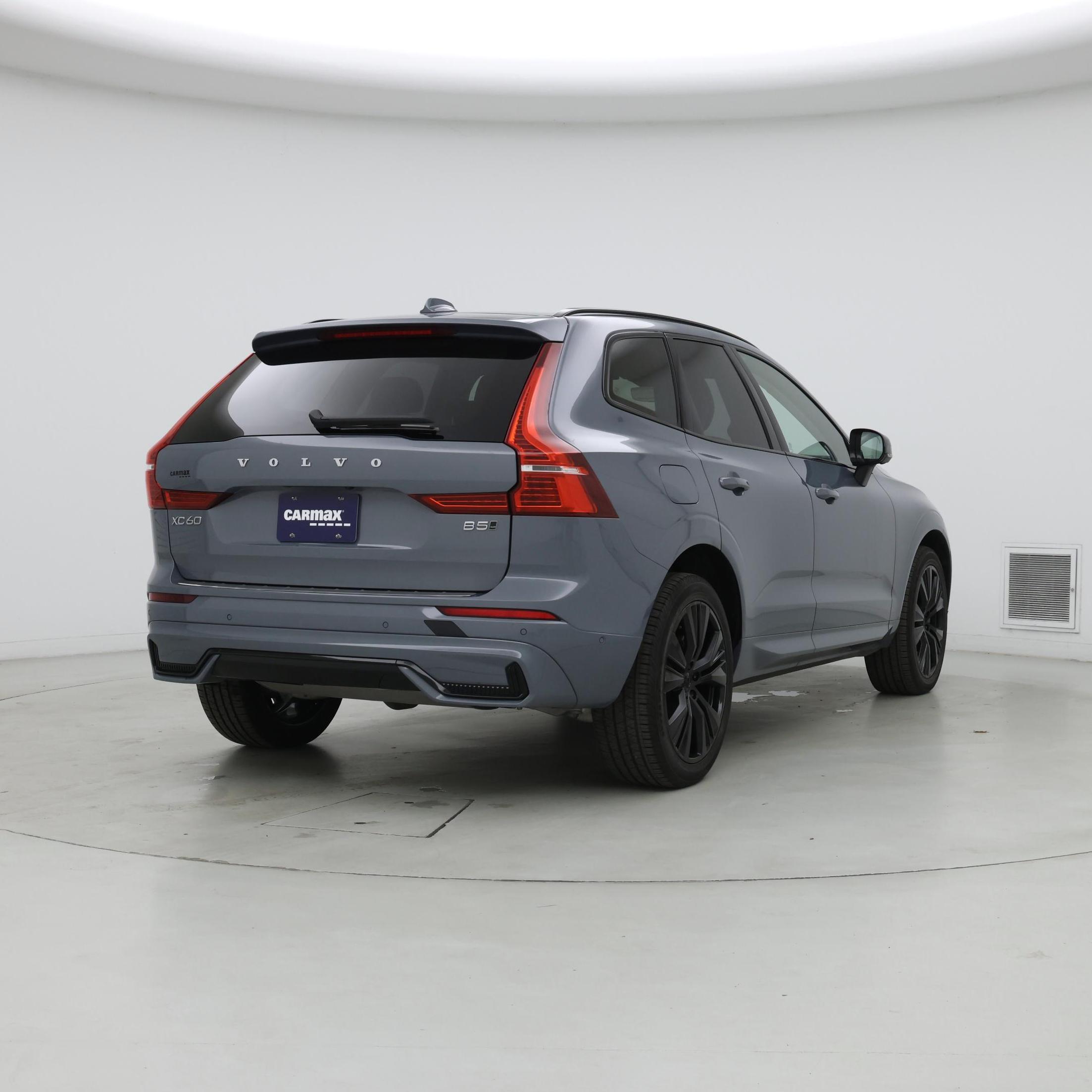 Thumbnail: 2023 Volvo XC60 - 8