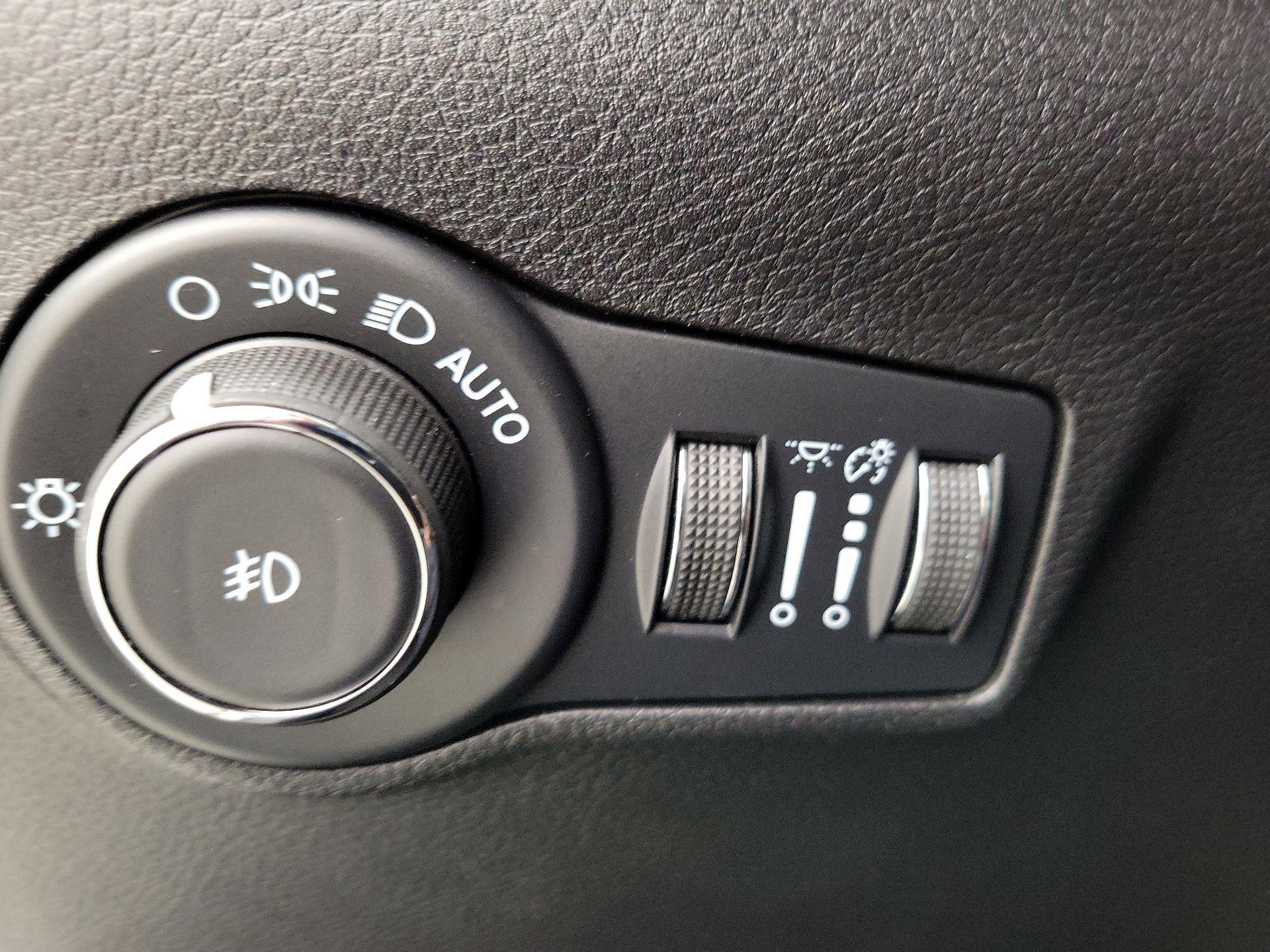 Thumbnail: 2022 Jeep Compass - 13