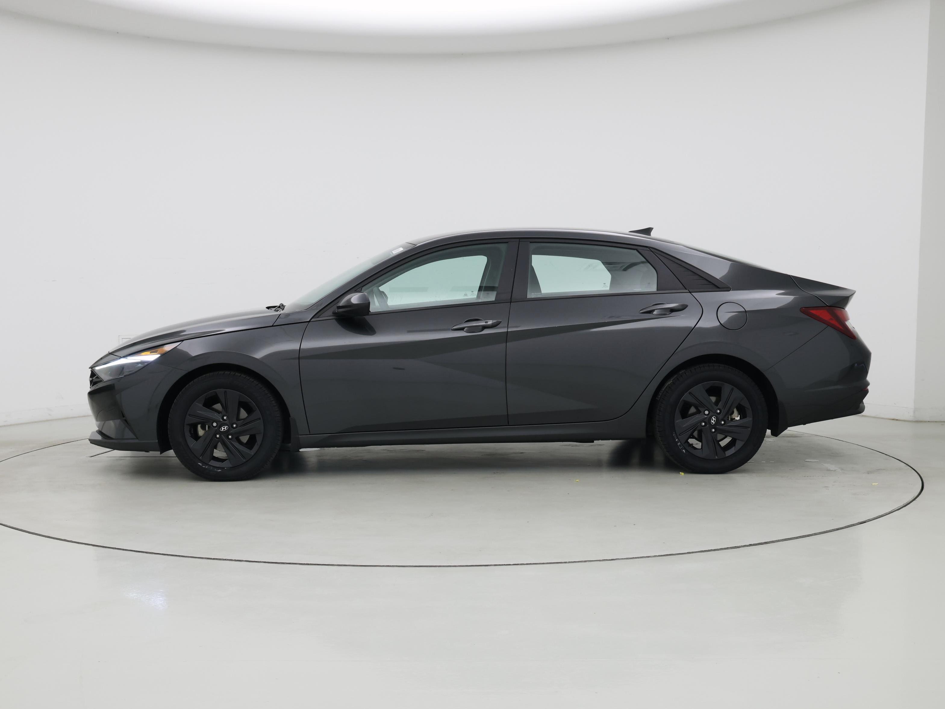 Thumbnail: 2023 Hyundai Elantra - 3