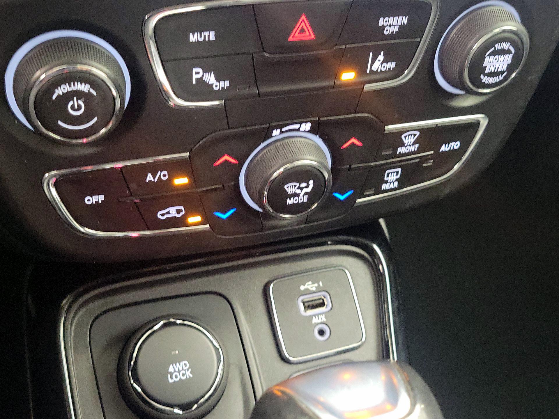 Thumbnail: 2021 Jeep Compass - 16