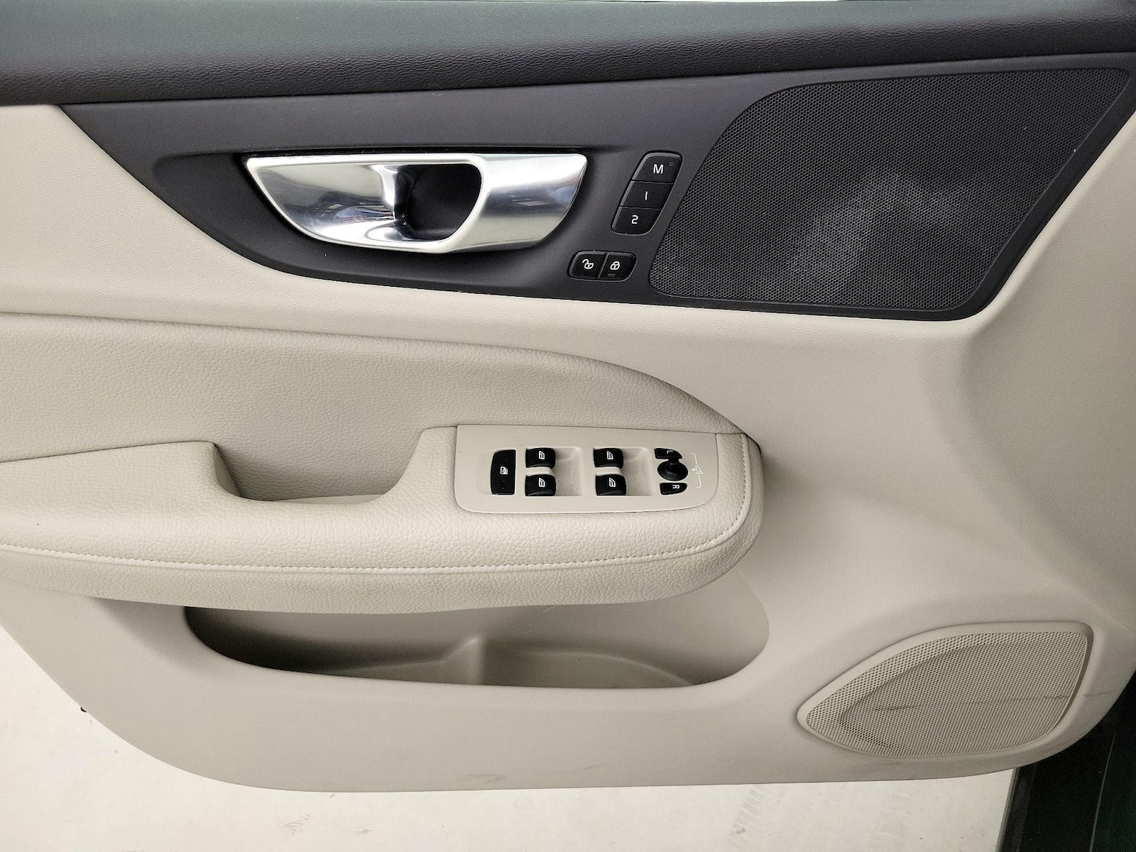 2022 Volvo S60 Momentum - Photo 13
