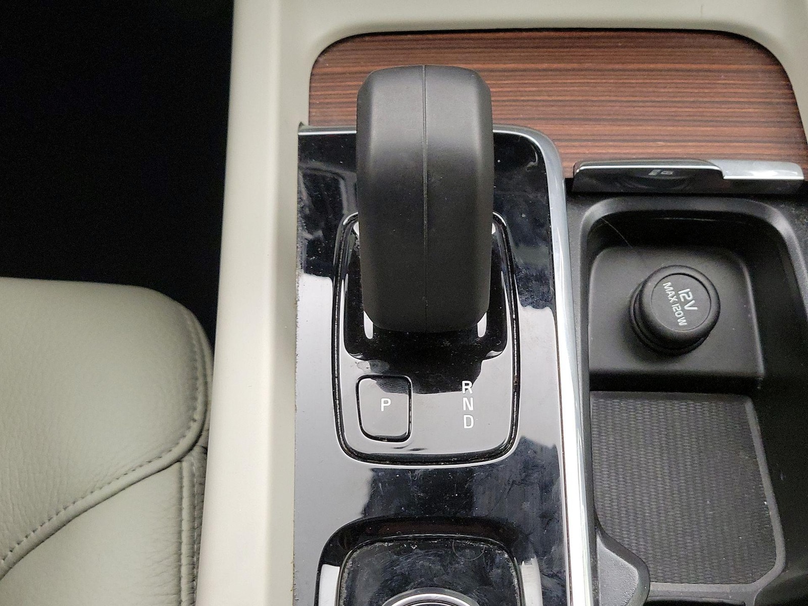 2022 Volvo S60 Momentum - Photo 18