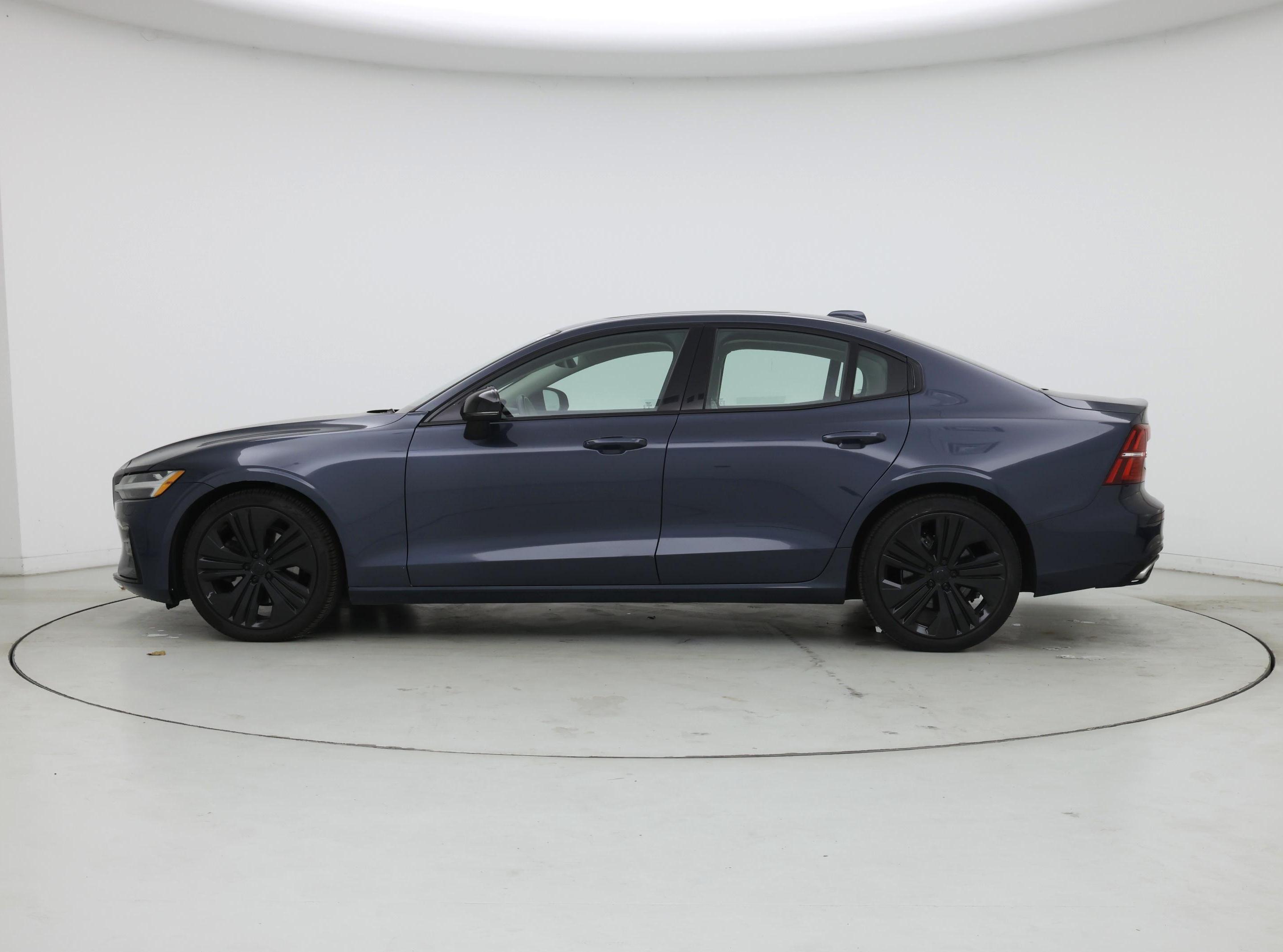 Thumbnail: 2022 Volvo S60 - 3
