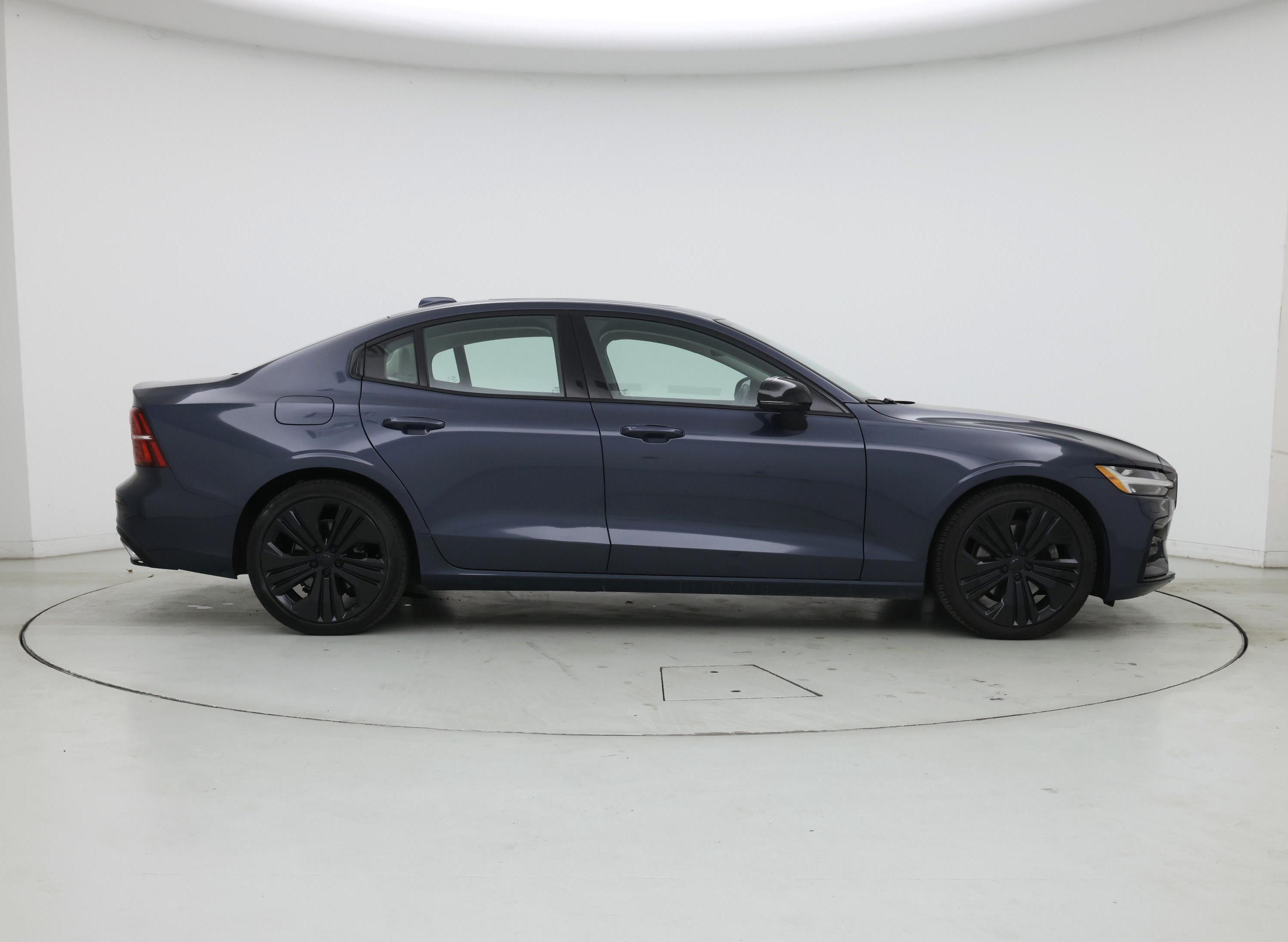 Thumbnail: 2022 Volvo S60 - 7