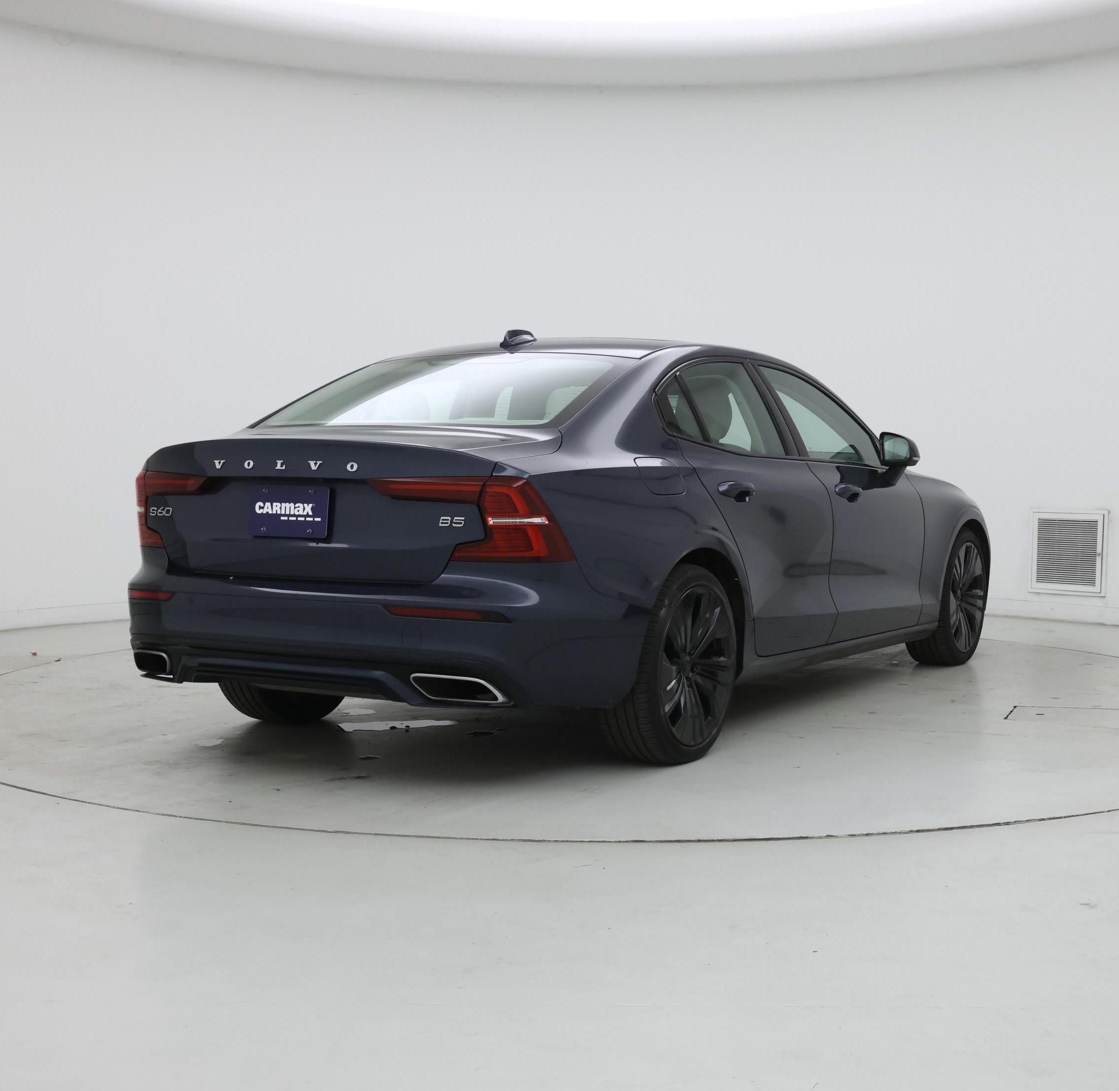 Thumbnail: 2022 Volvo S60 - 8