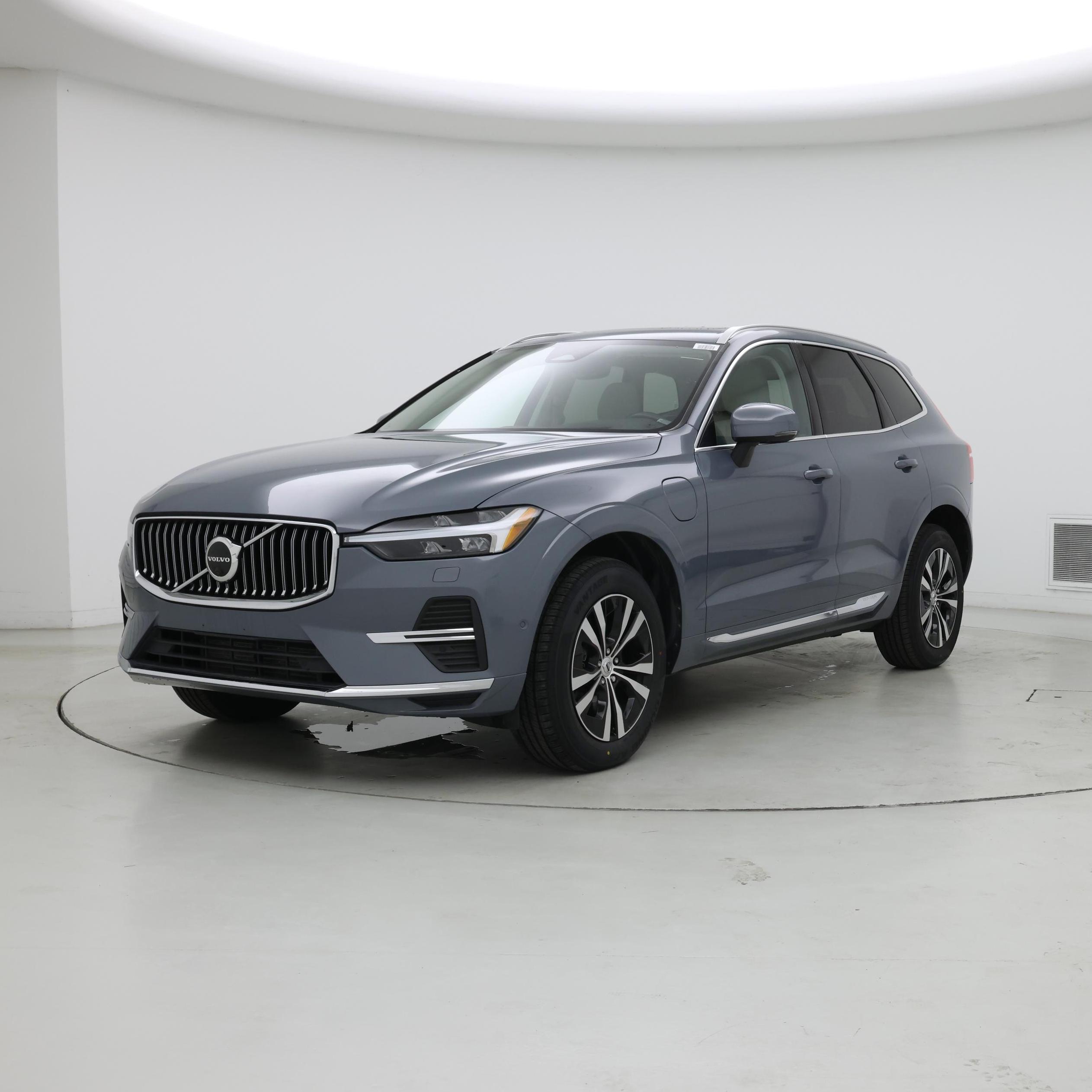 Thumbnail: 2022 Volvo XC60 - 4