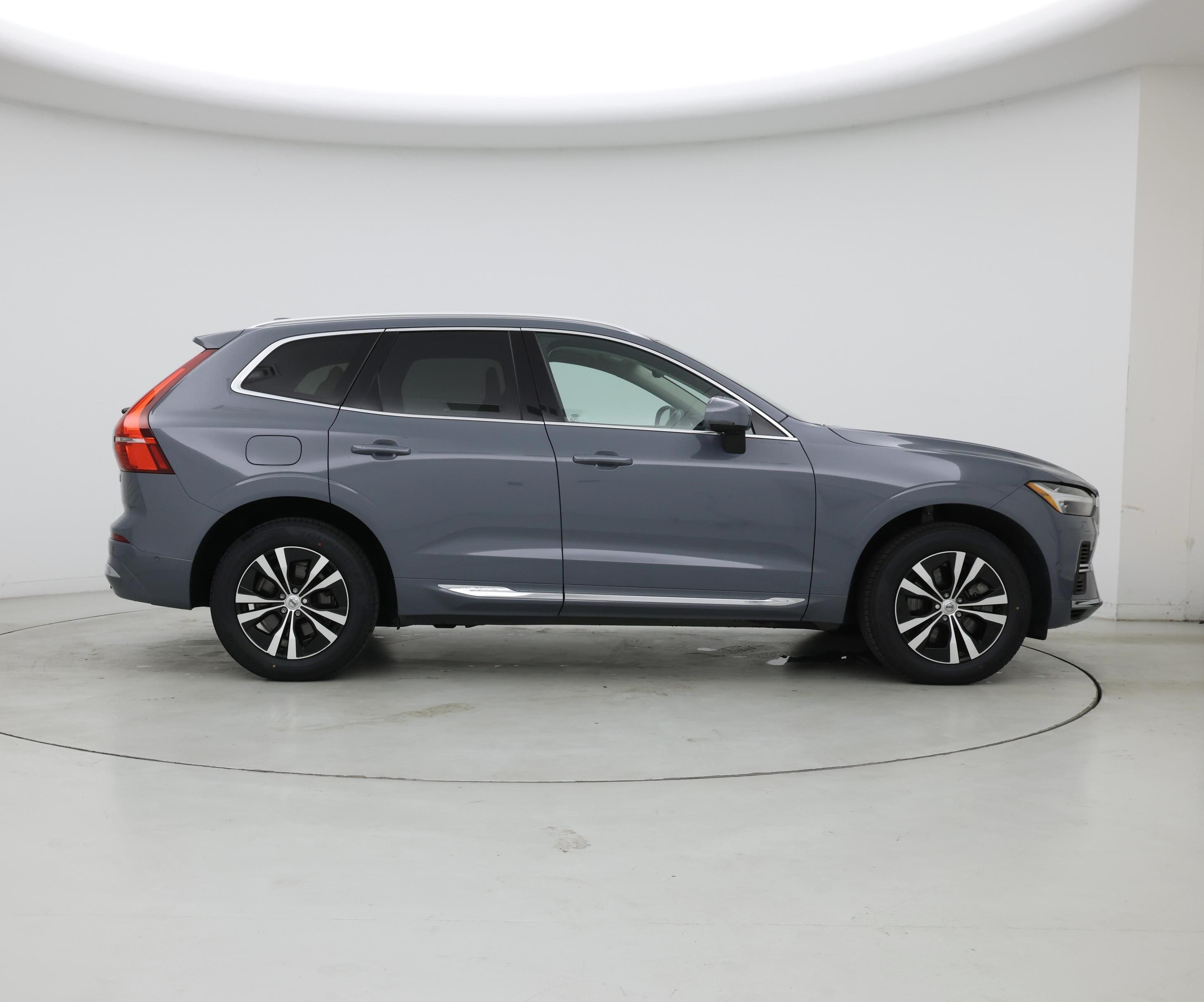 Thumbnail: 2022 Volvo XC60 - 7