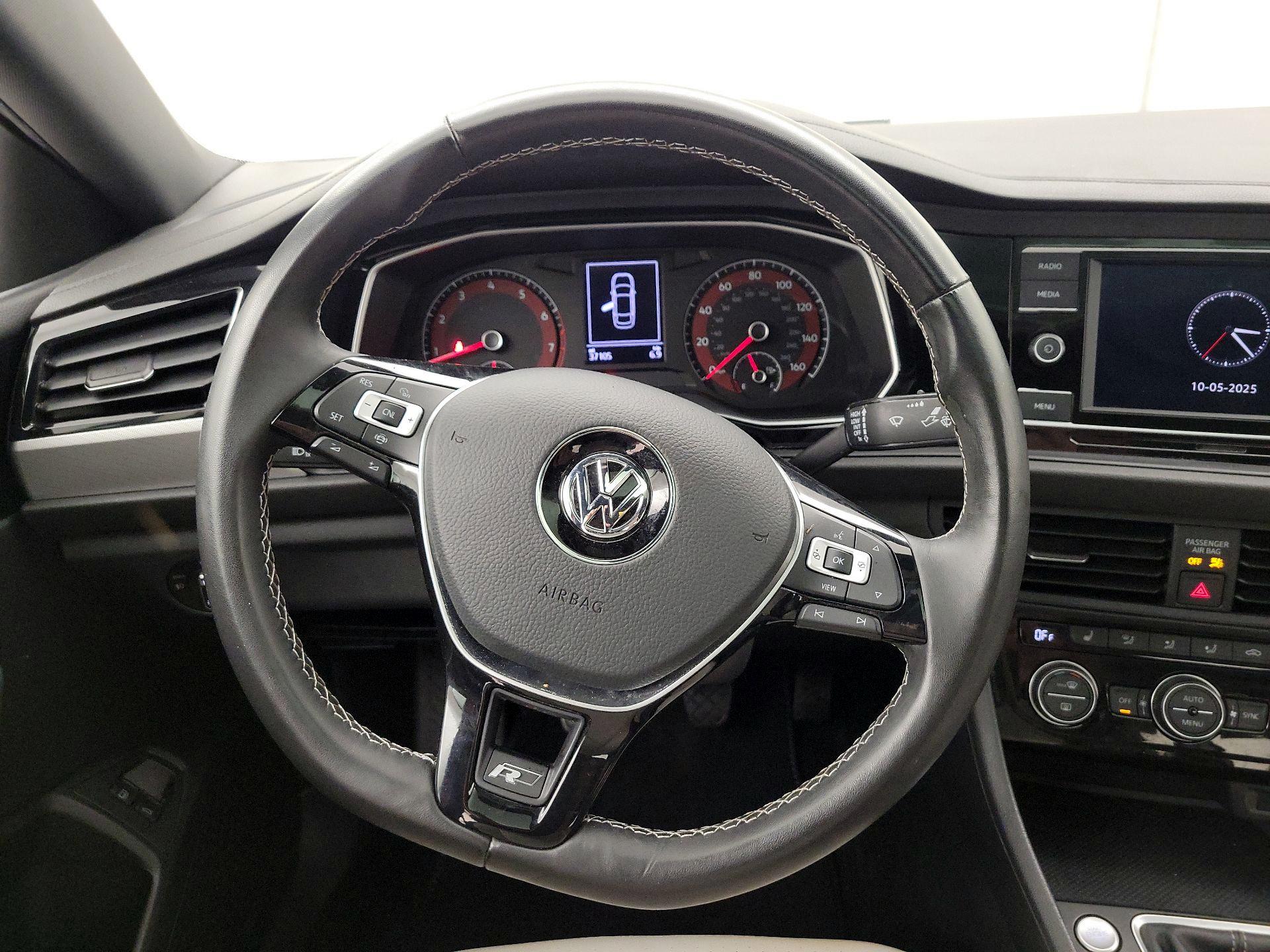 Thumbnail: 2021 Volkswagen Jetta - 10
