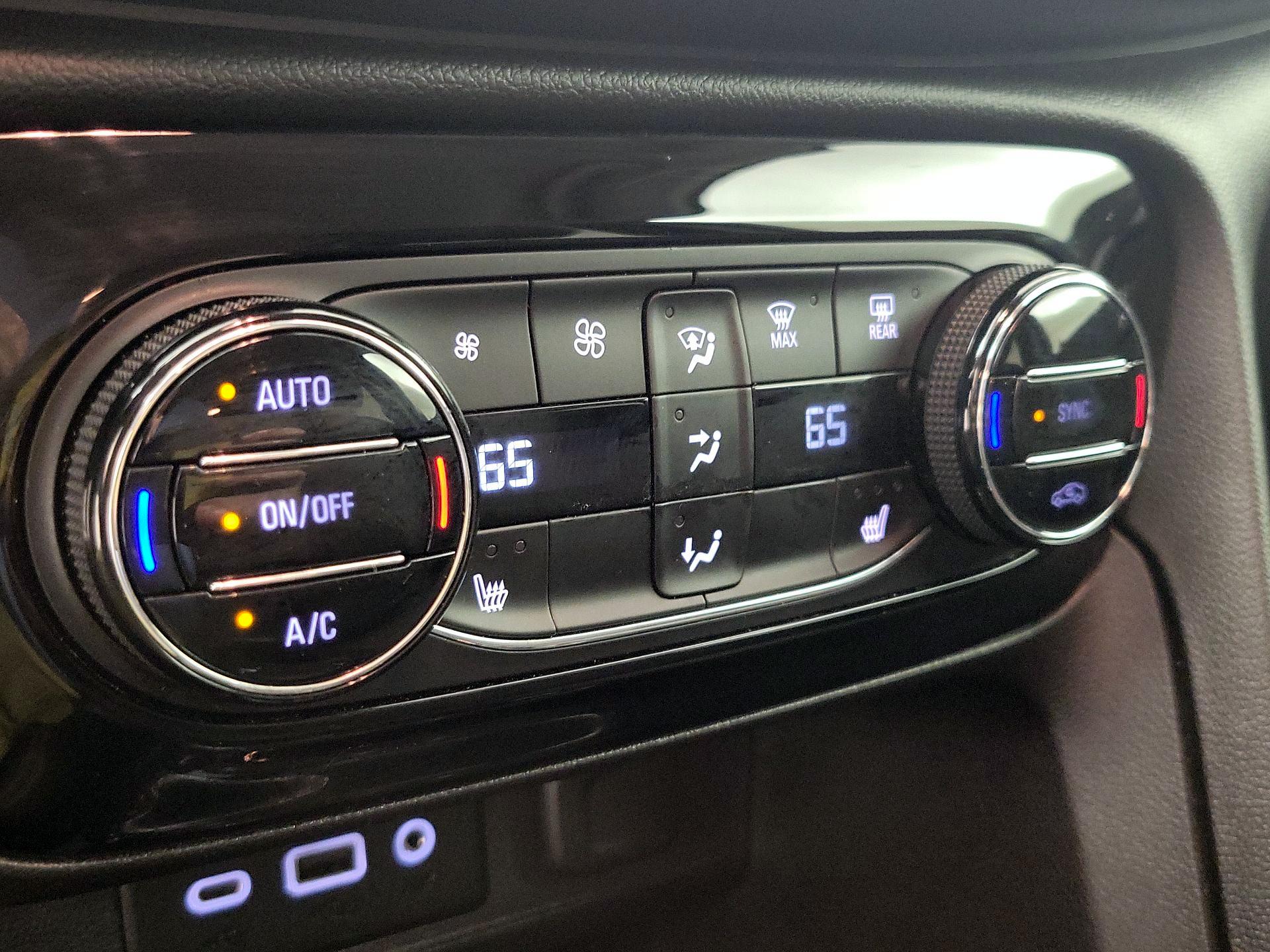 Thumbnail: 2020 Buick Encore GX - 16