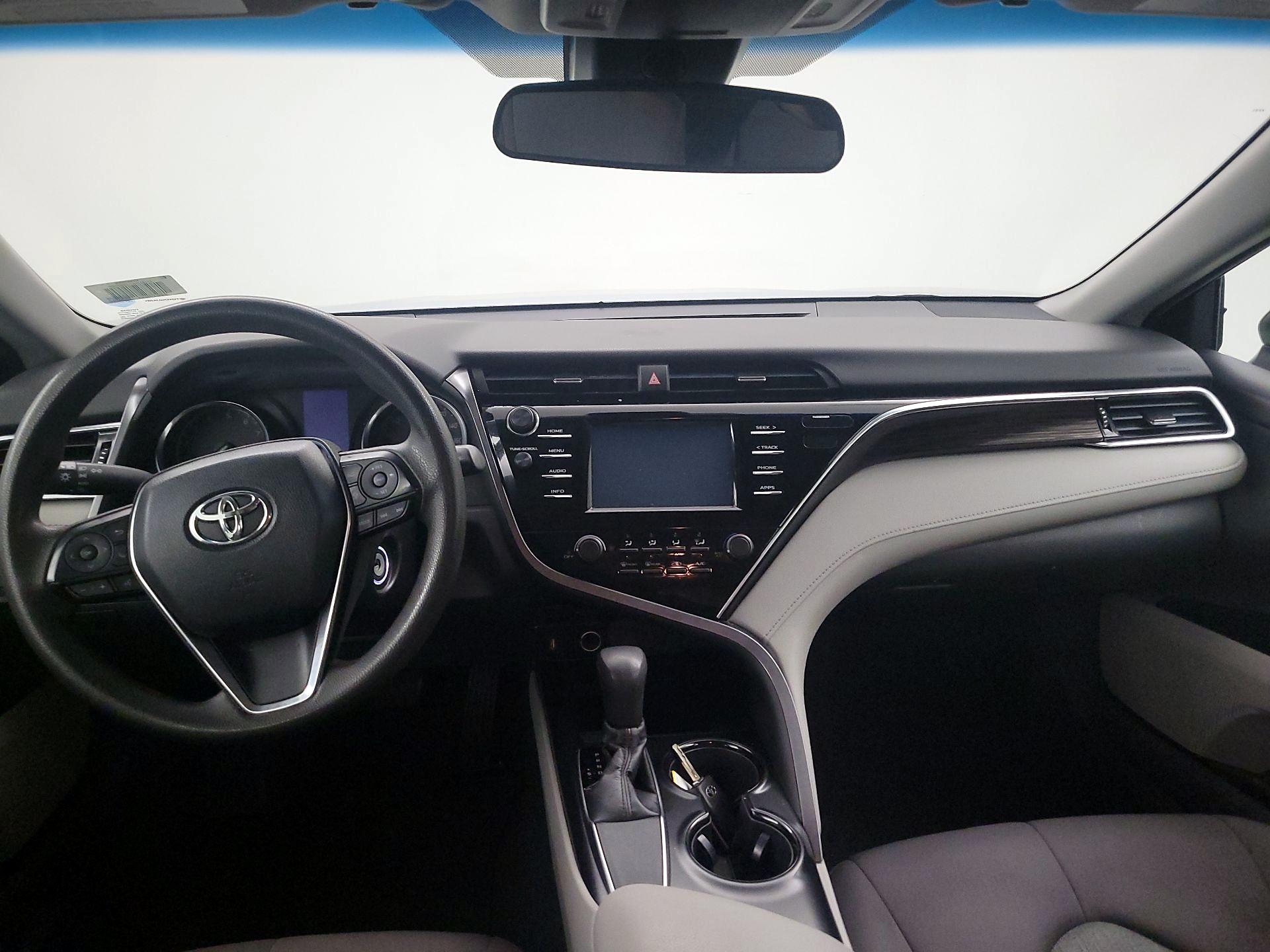 Thumbnail: 2018 Toyota Camry - 9