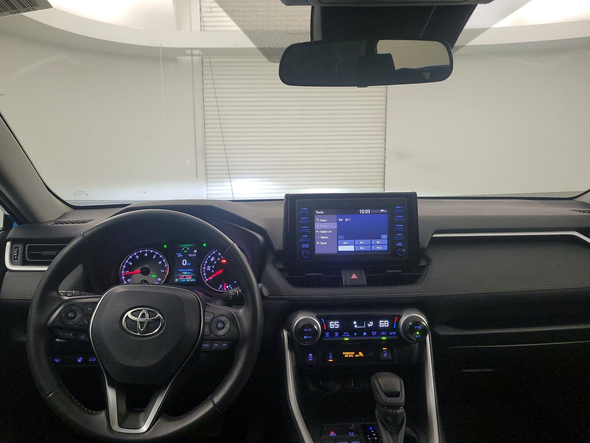 Thumbnail: 2019 Toyota RAV4 - 9