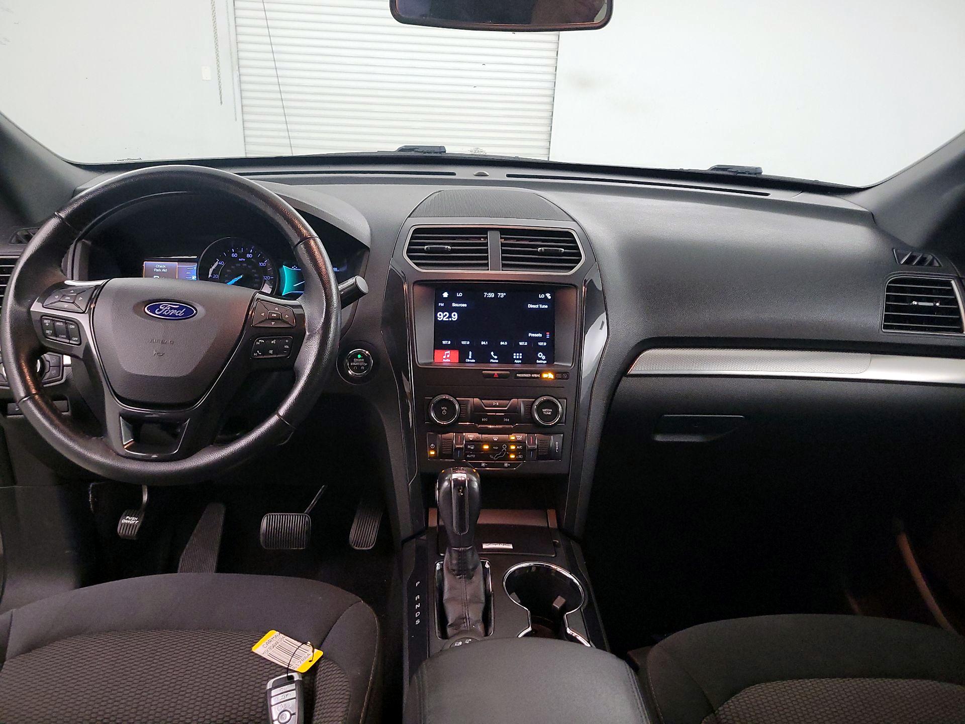 Thumbnail: 2019 Ford Explorer - 9