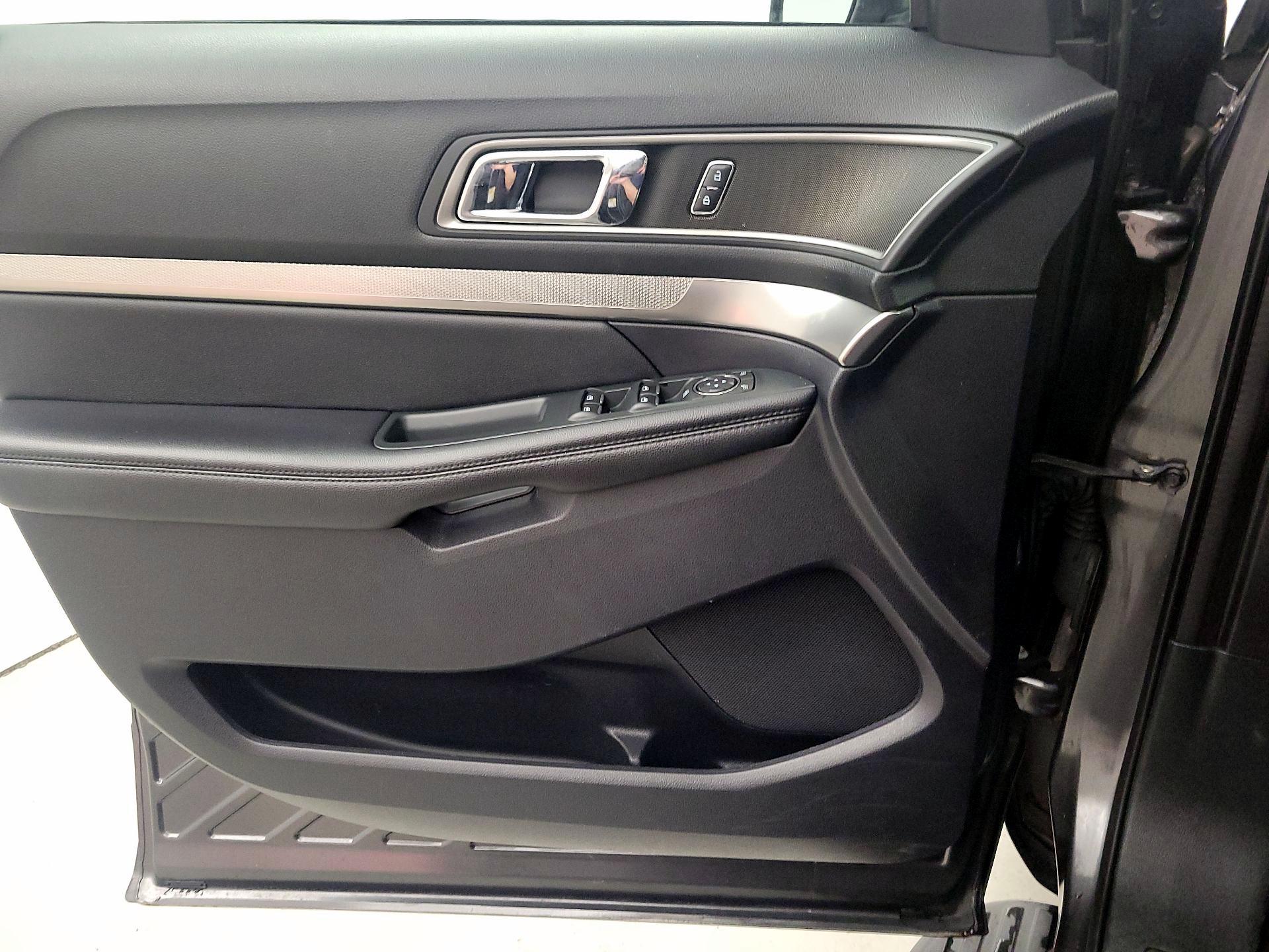 Thumbnail: 2019 Ford Explorer - 12