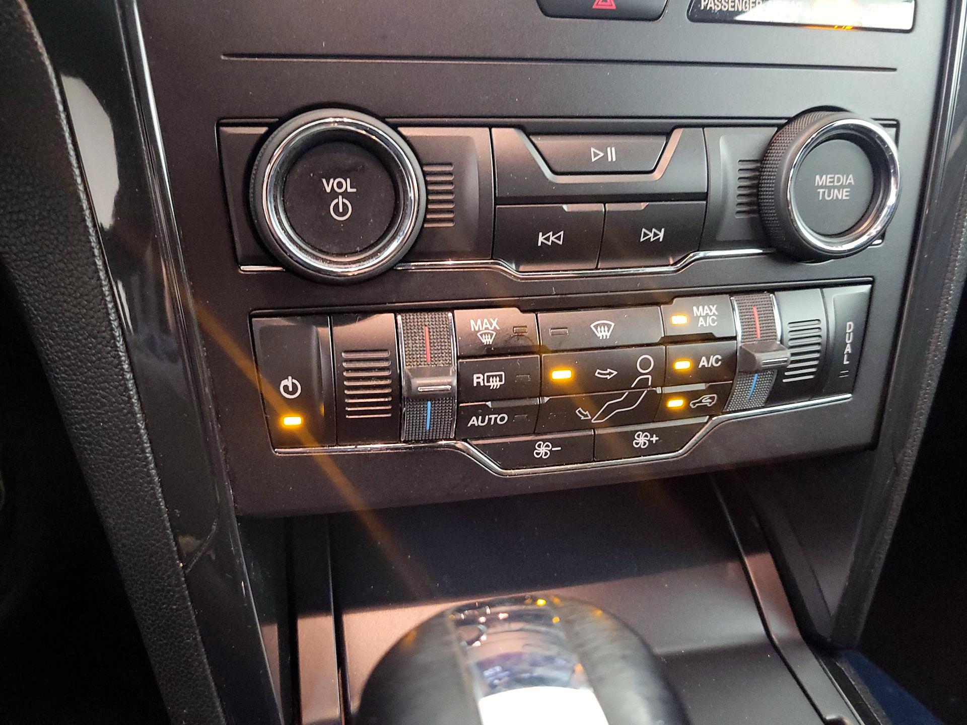Thumbnail: 2019 Ford Explorer - 16