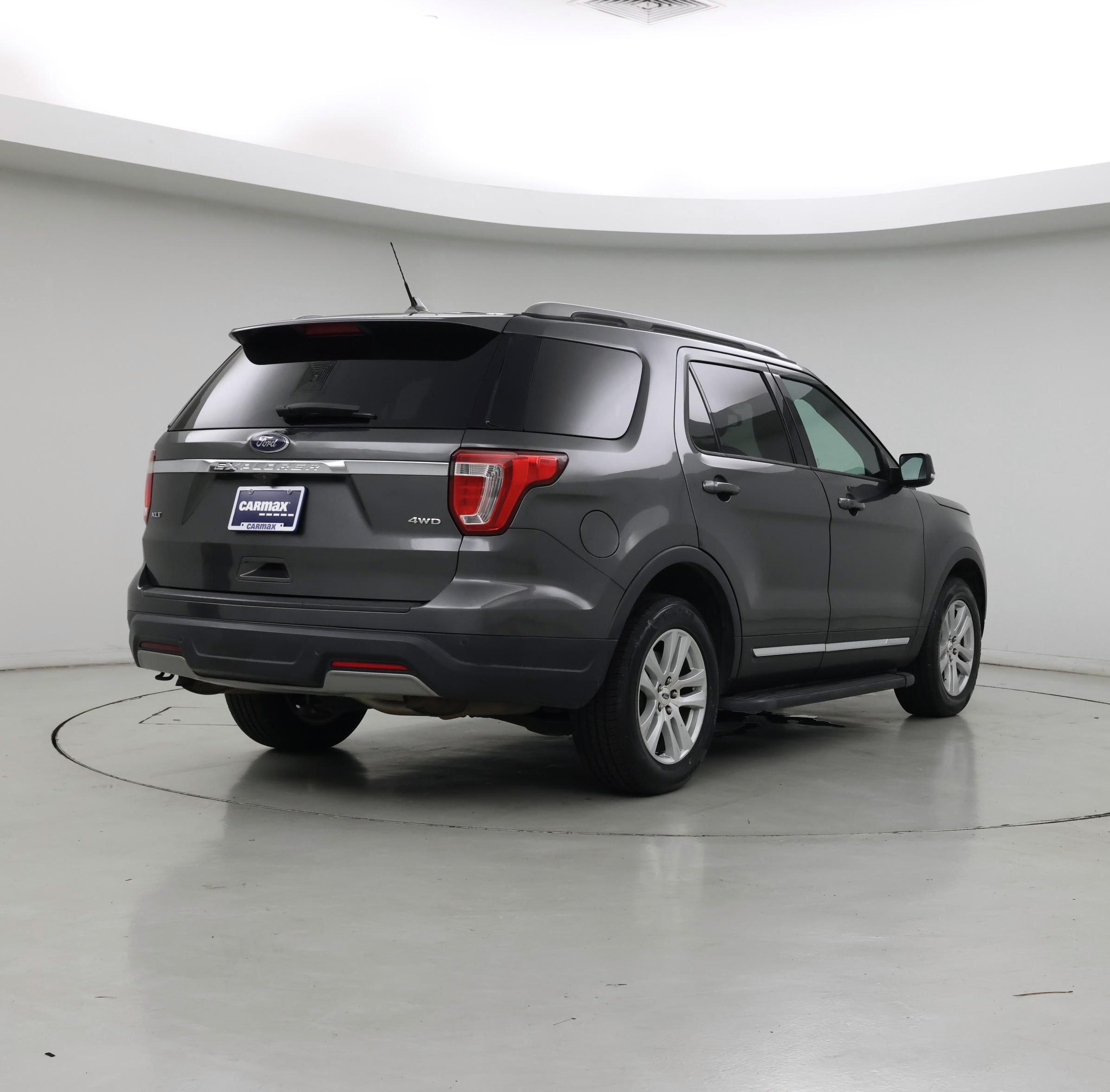 Thumbnail: 2019 Ford Explorer - 8
