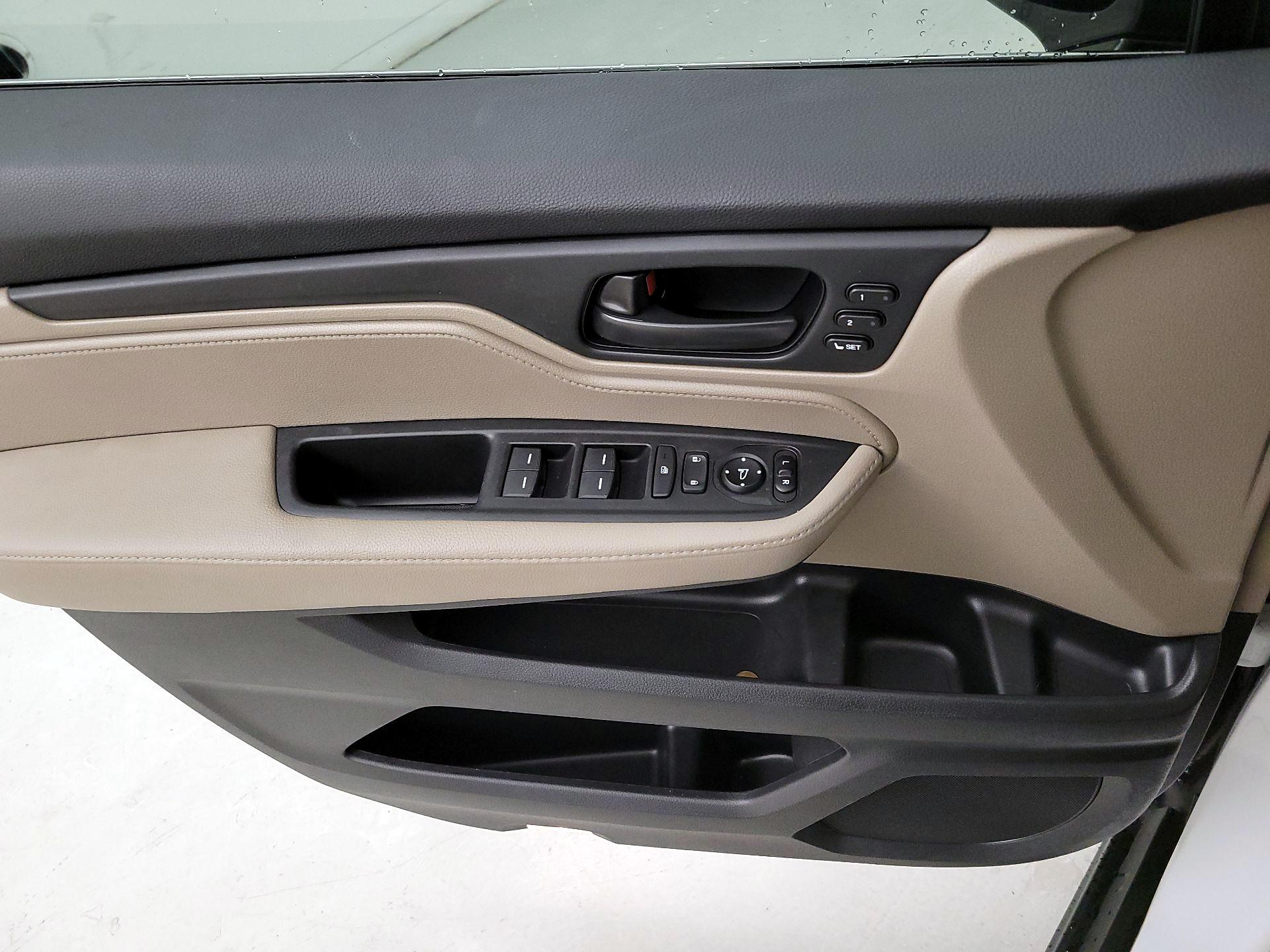 Thumbnail: 2020 Honda Odyssey - 10