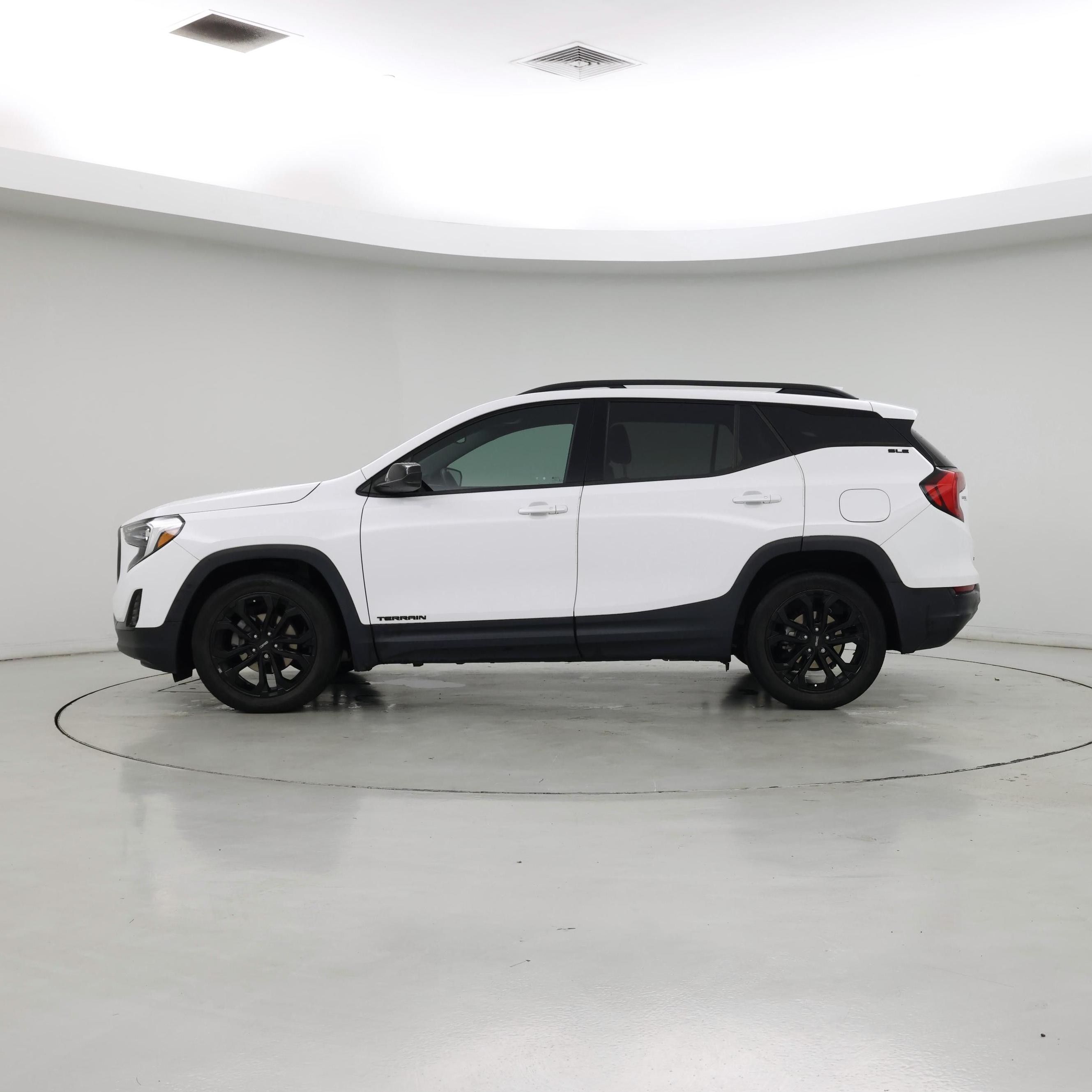 Thumbnail: 2020 GMC Terrain - 3