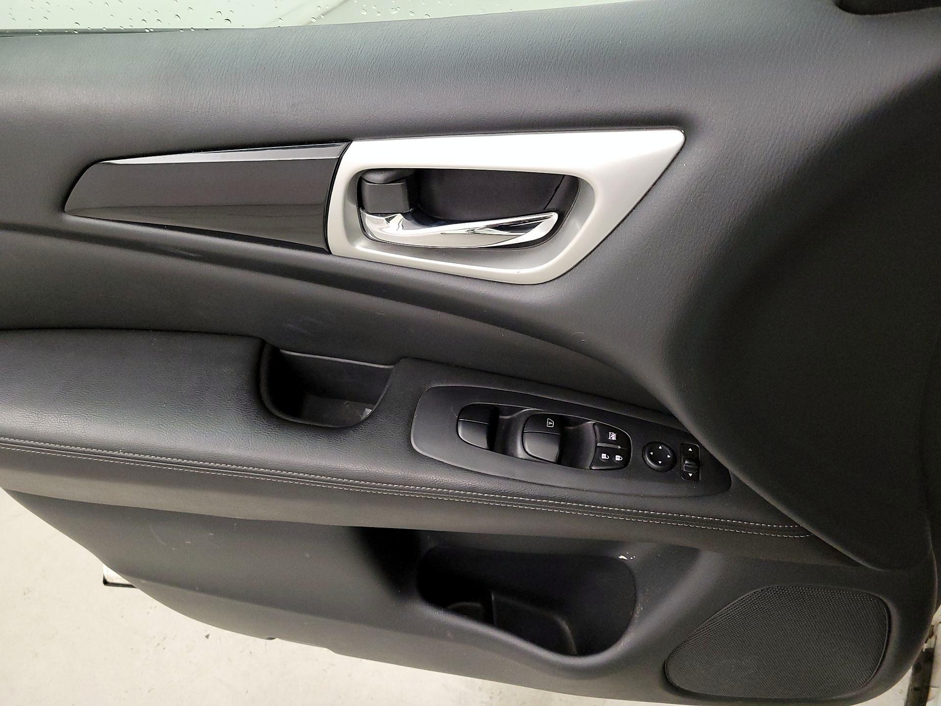 Thumbnail: 2018 Nissan Pathfinder - 12