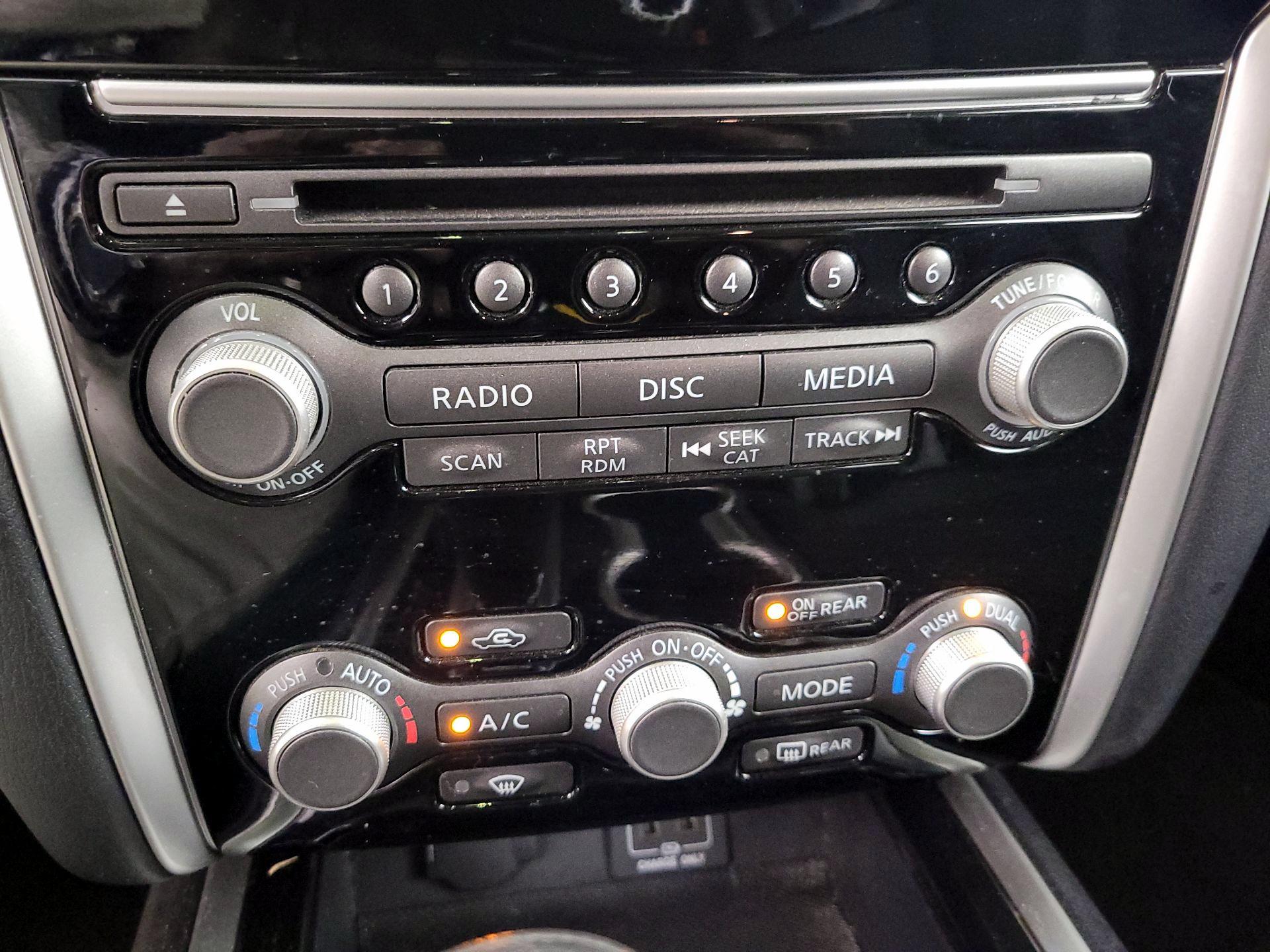 Thumbnail: 2018 Nissan Pathfinder - 16