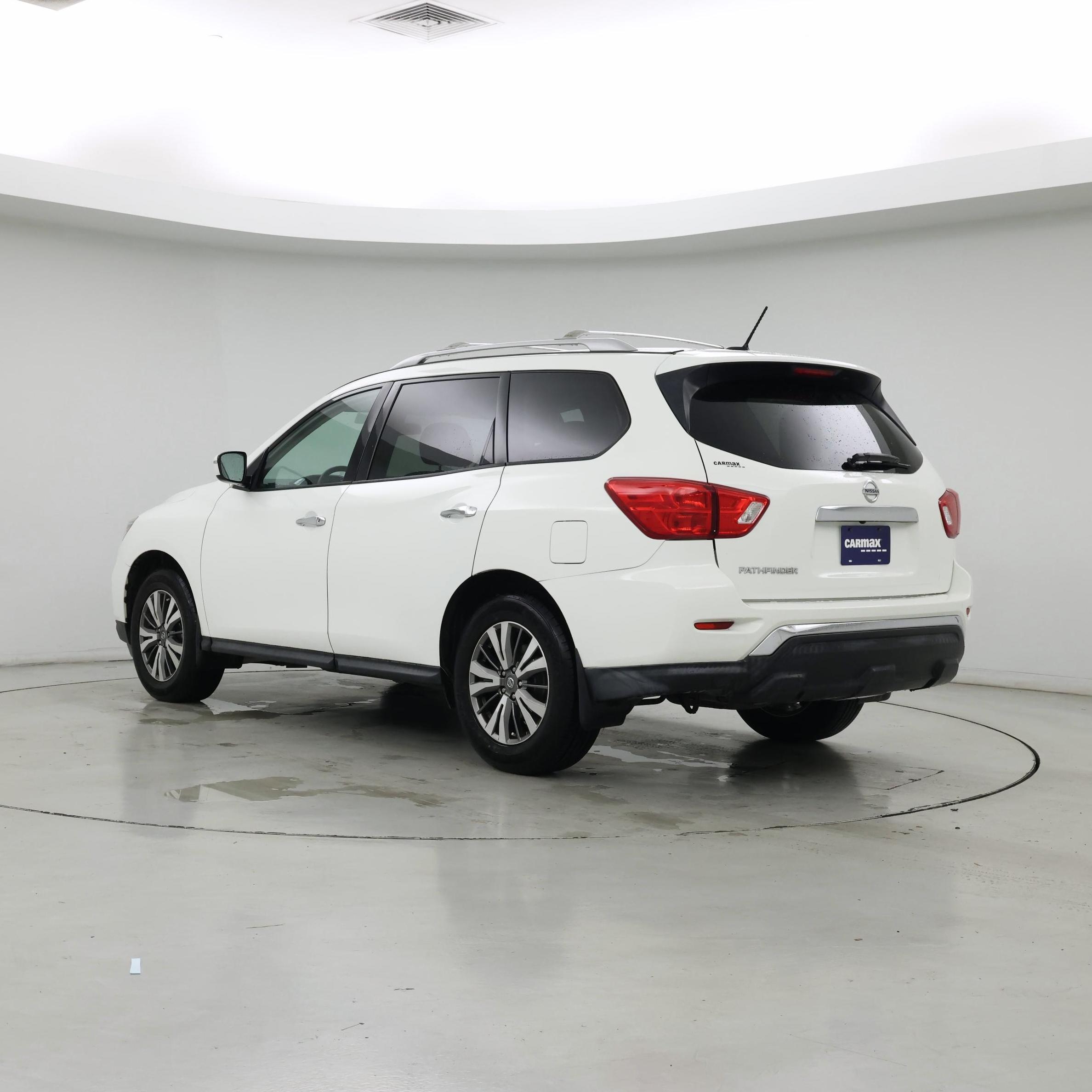 Thumbnail: 2018 Nissan Pathfinder - 2