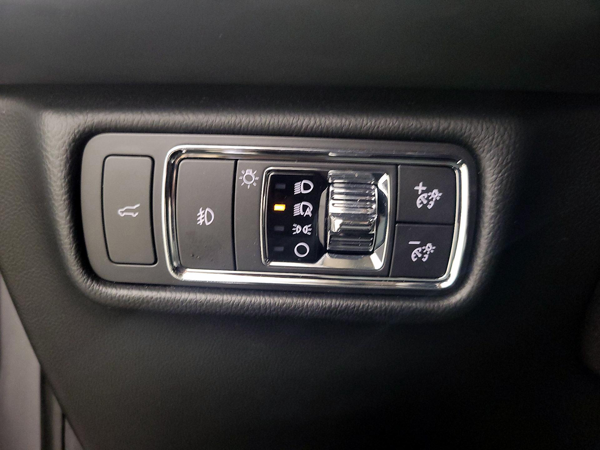 Thumbnail: 2021 Lincoln Aviator - 13