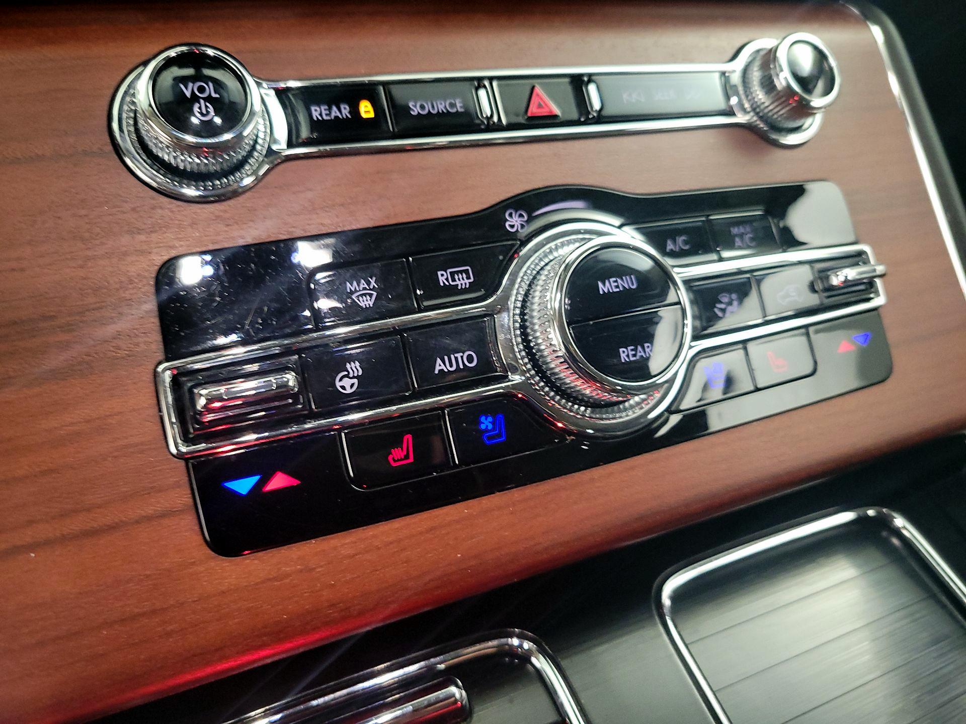 Thumbnail: 2021 Lincoln Aviator - 17