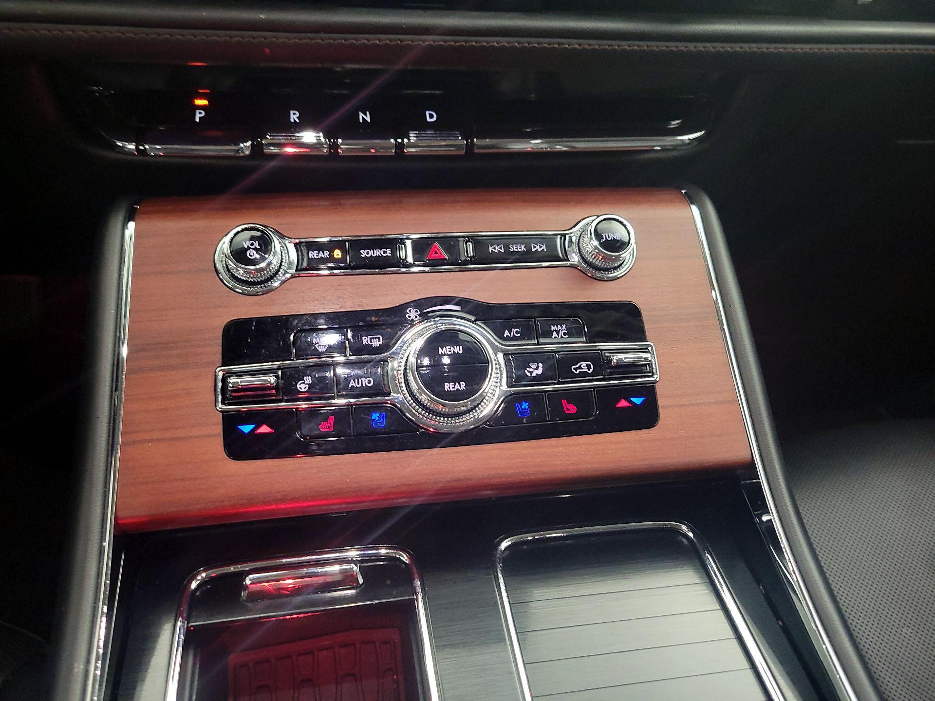Thumbnail: 2021 Lincoln Aviator - 18