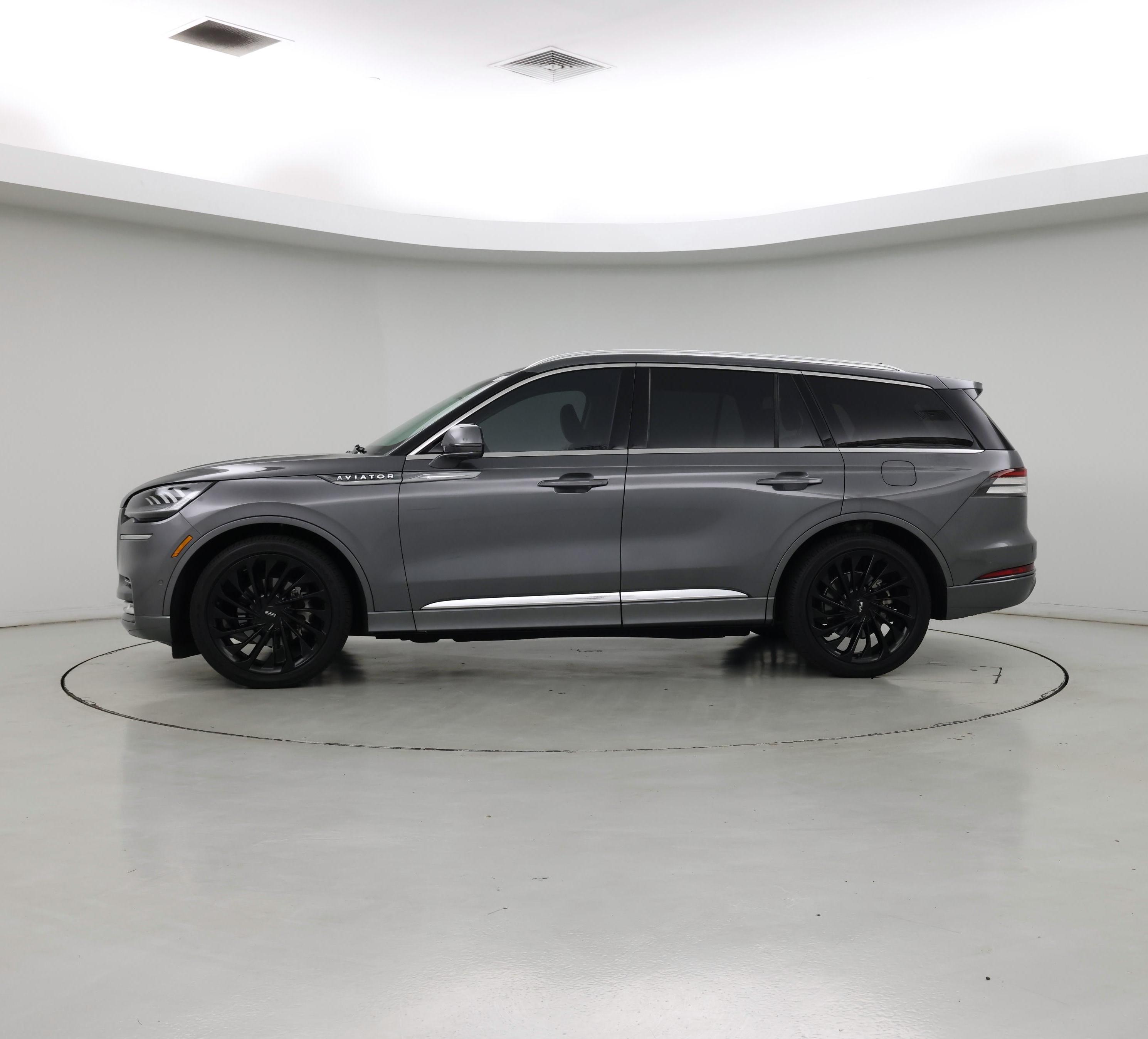 Thumbnail: 2021 Lincoln Aviator - 3