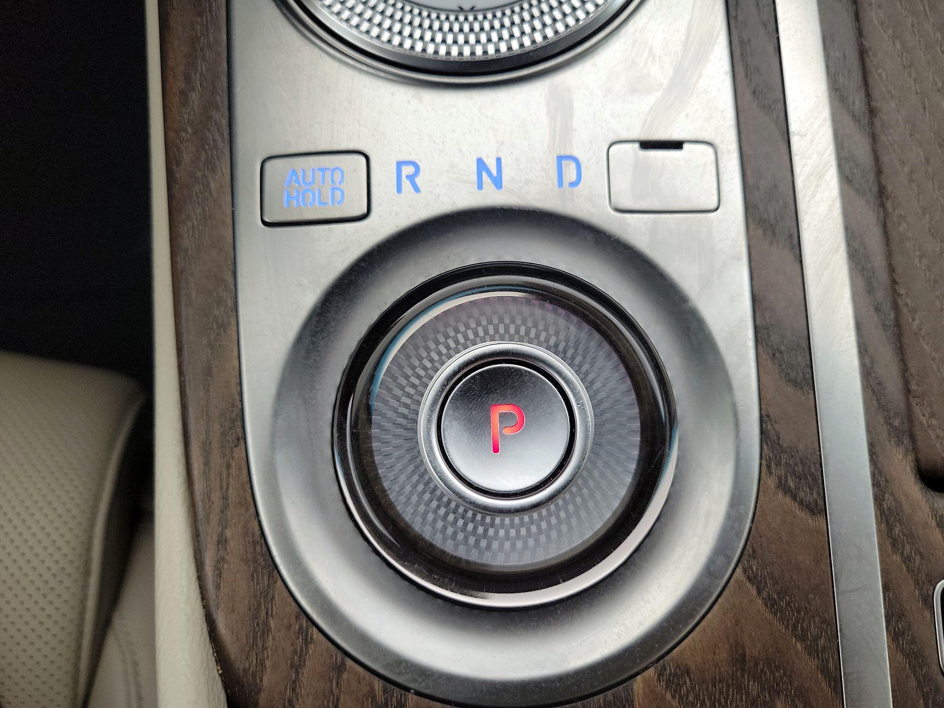 Thumbnail: 2022 Genesis G80 - 17