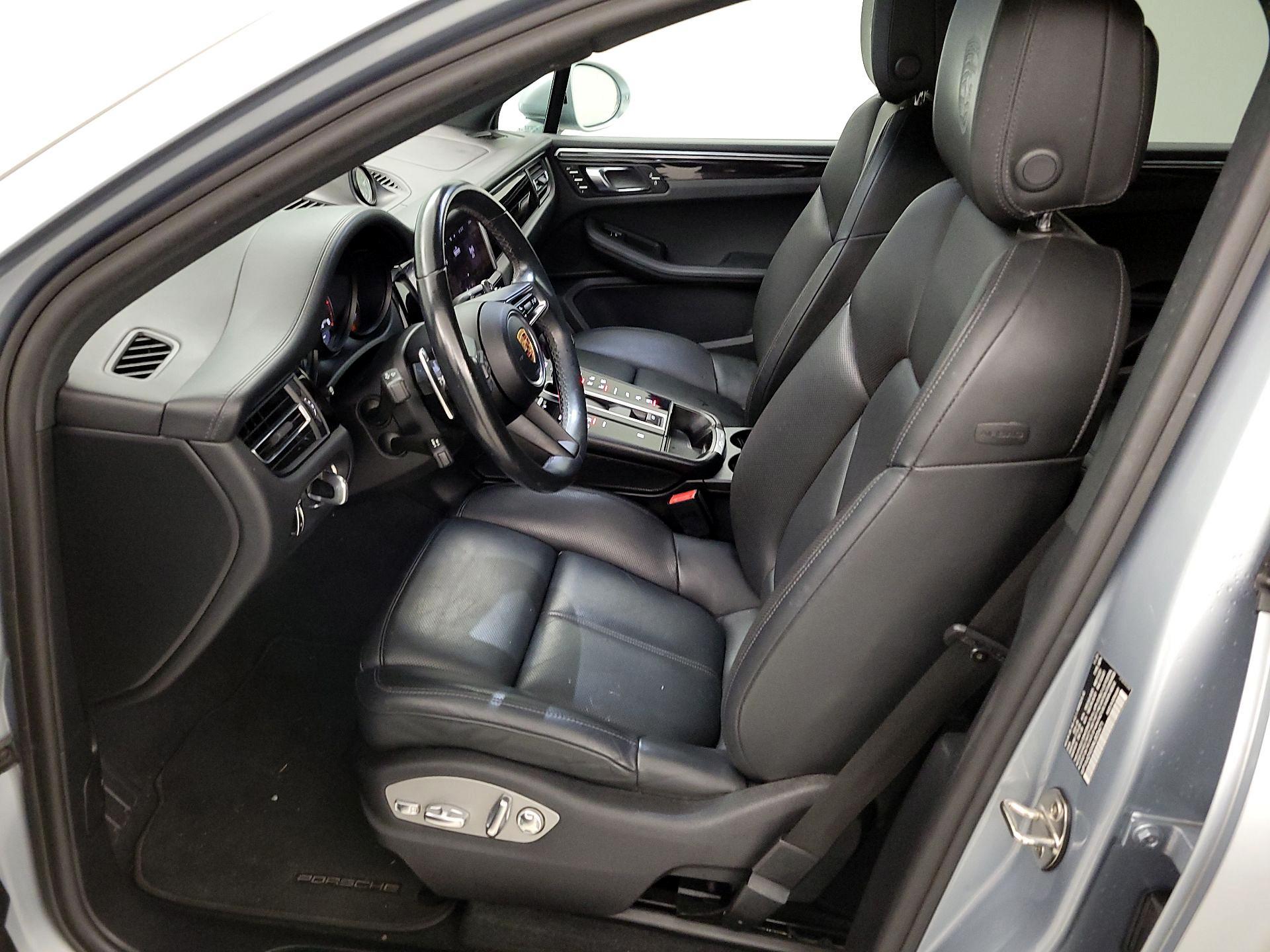 Thumbnail: 2022 Porsche Macan - 11