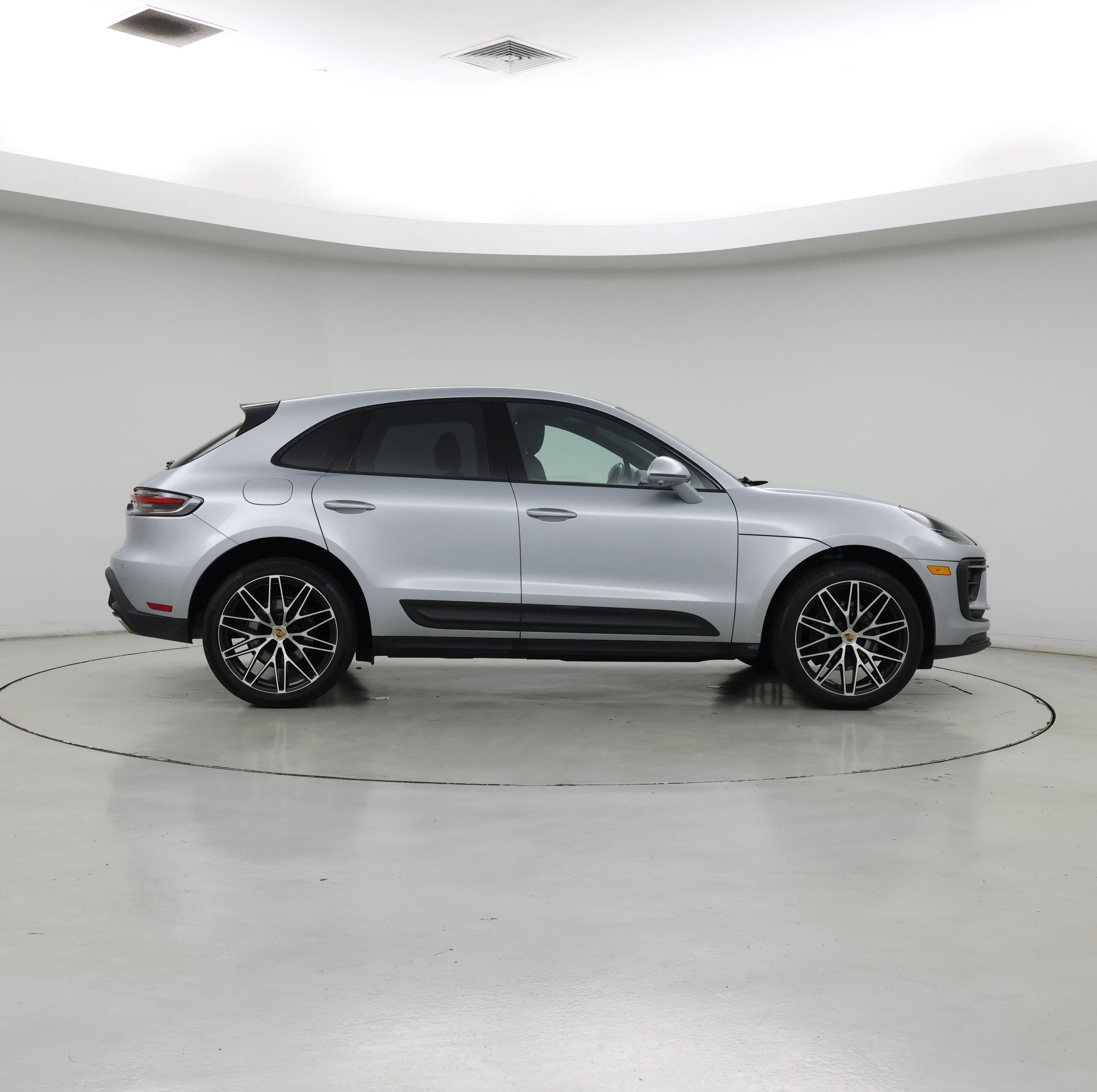 Thumbnail: 2022 Porsche Macan - 7