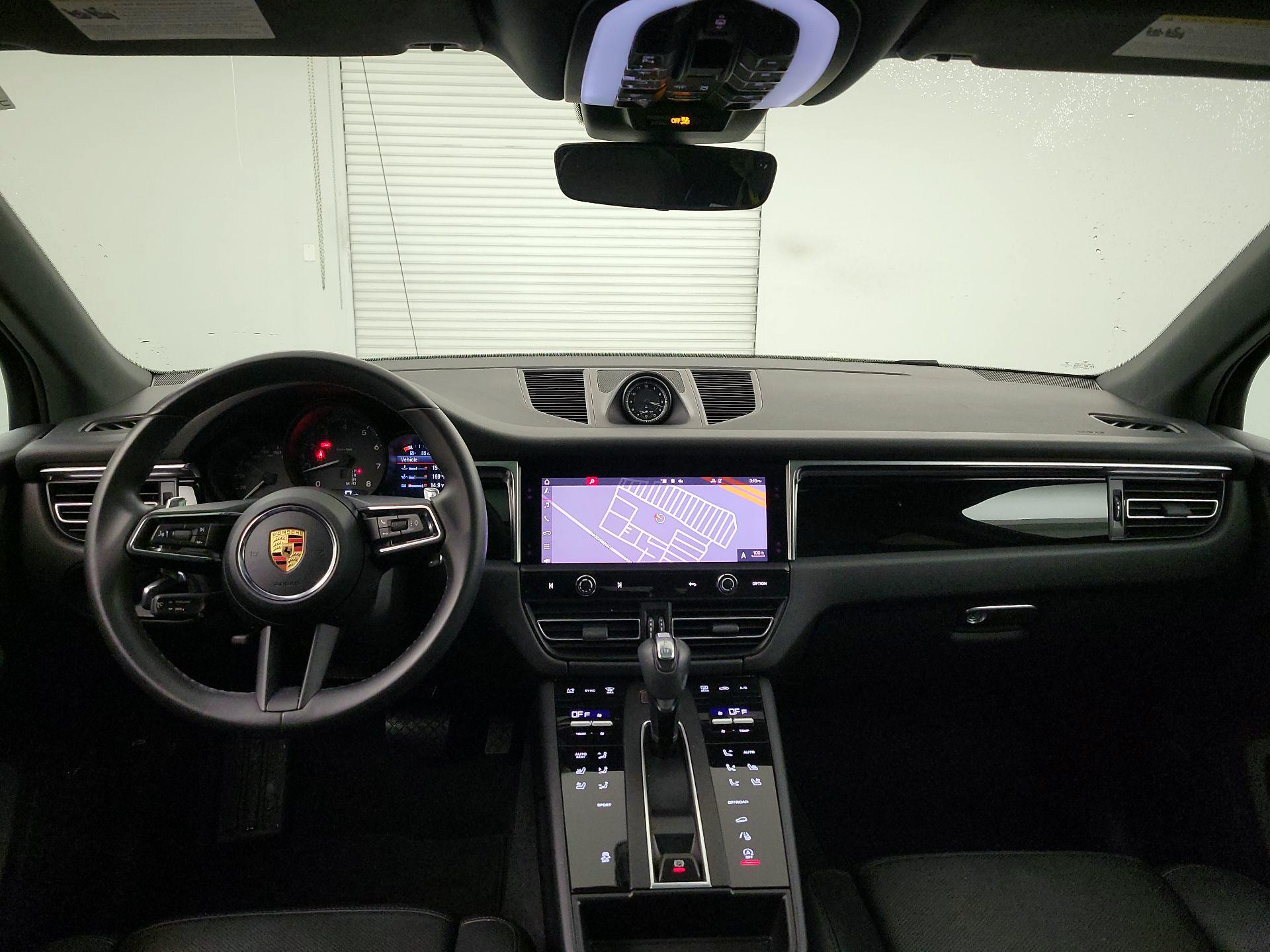 Thumbnail: 2022 Porsche Macan - 9